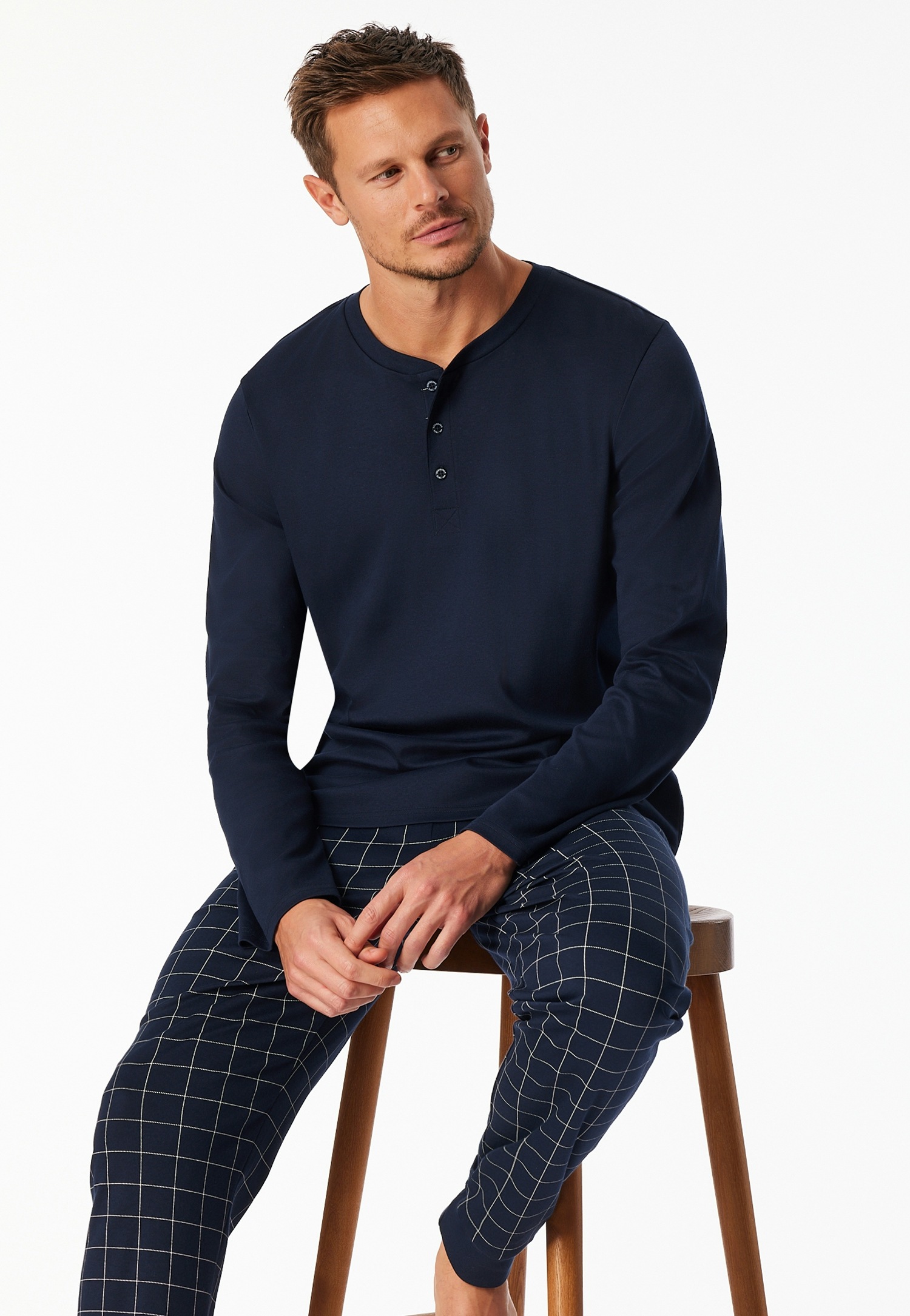 Schiesser Pyjama »Fine Interlock« 2 tlg. Rundhalsausschnitt mit Kopfleiste, langärmelig, Komfortbund