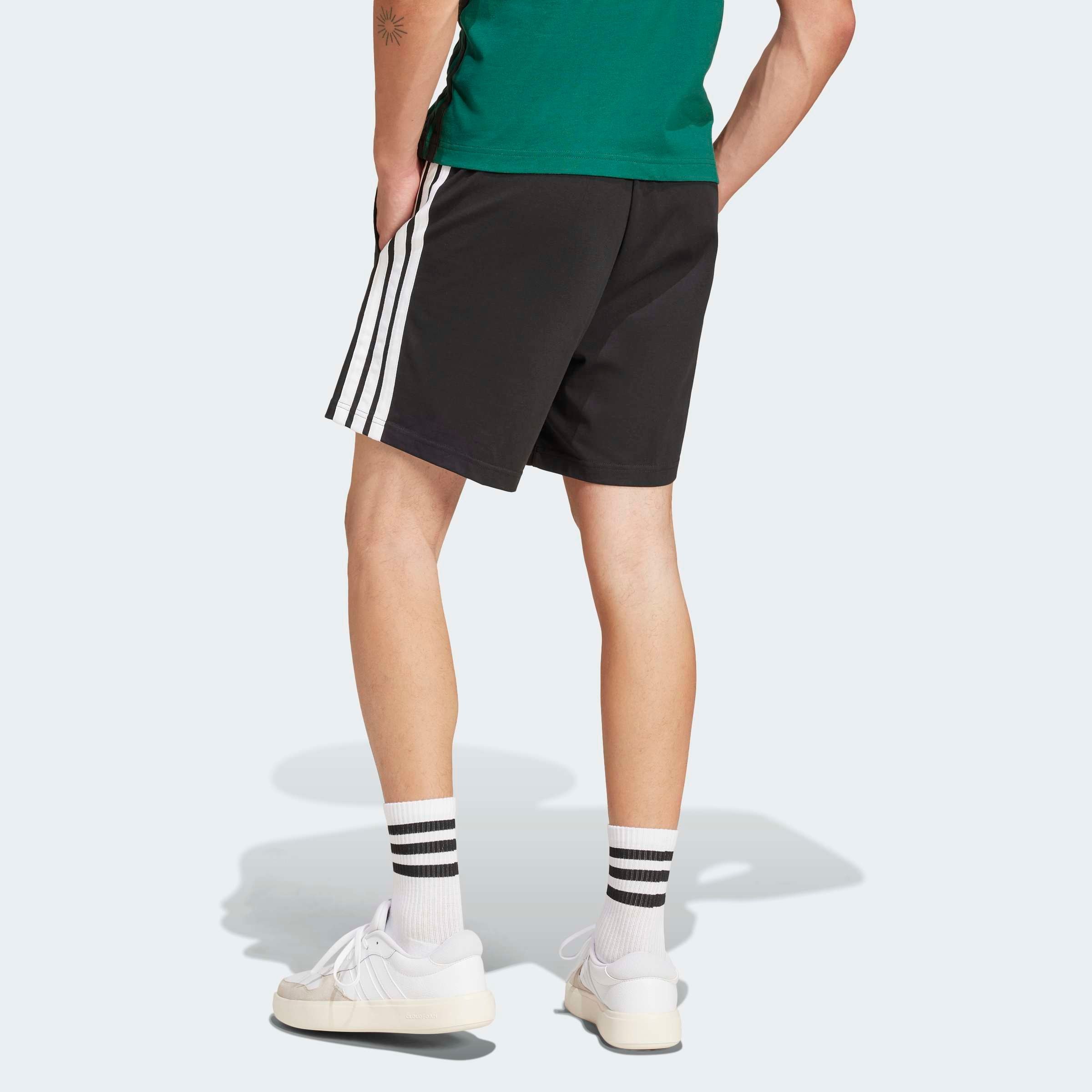 adidas Sportswear Shorts »M 3S SJ 7 SHO«  klassischer Schnitt, für Laufen und Alltag, mit Kordelverschluss