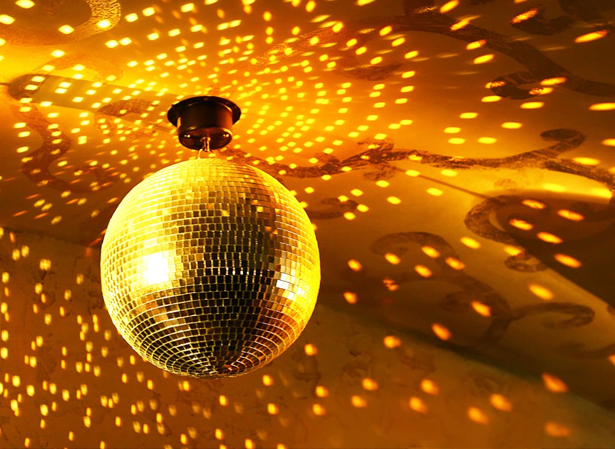 Image of Papermoon Fototapete "Goldener Discoball"
