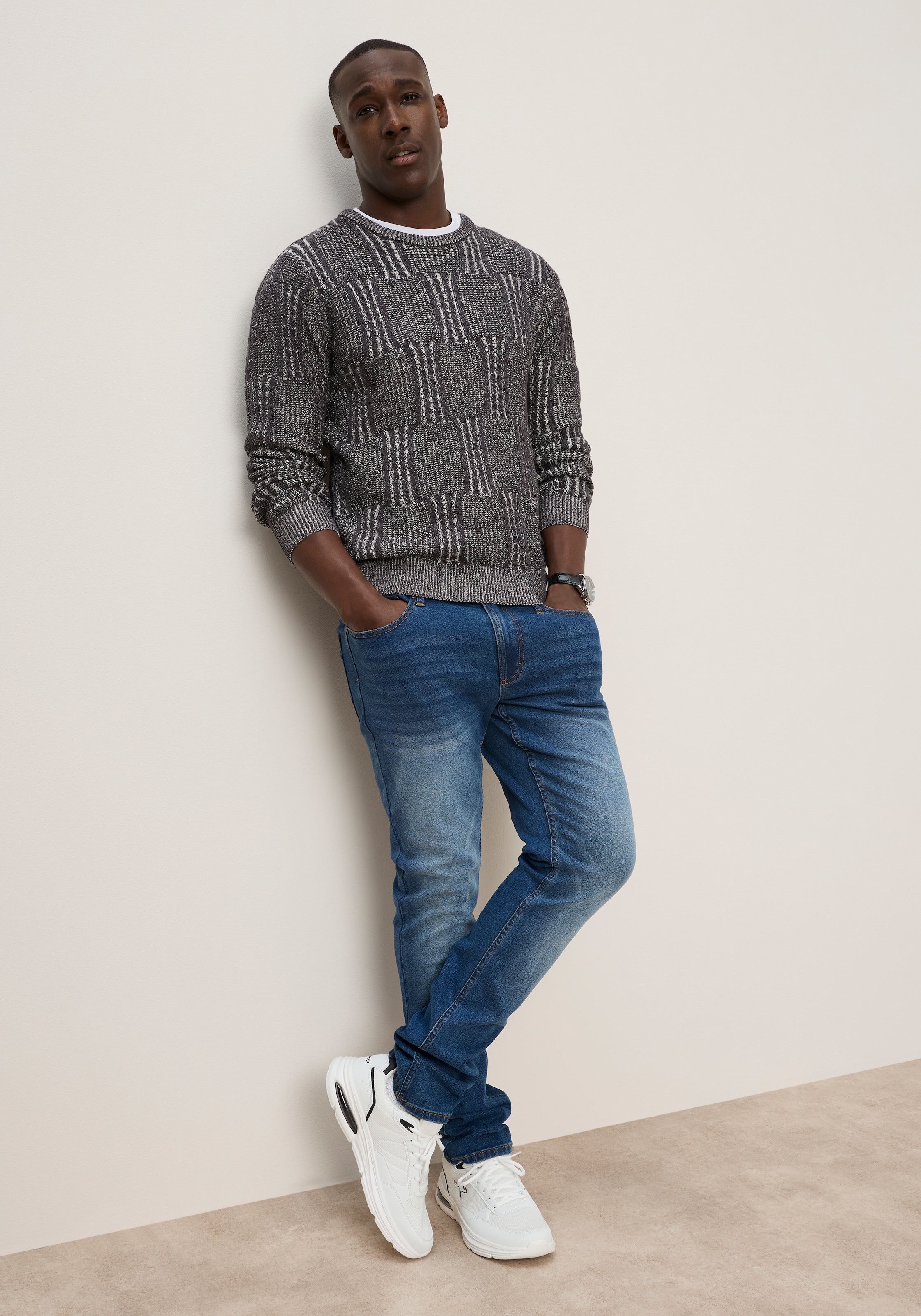 KangaROOS Pull en tricot Coupe régulière, col rond, longueur normale