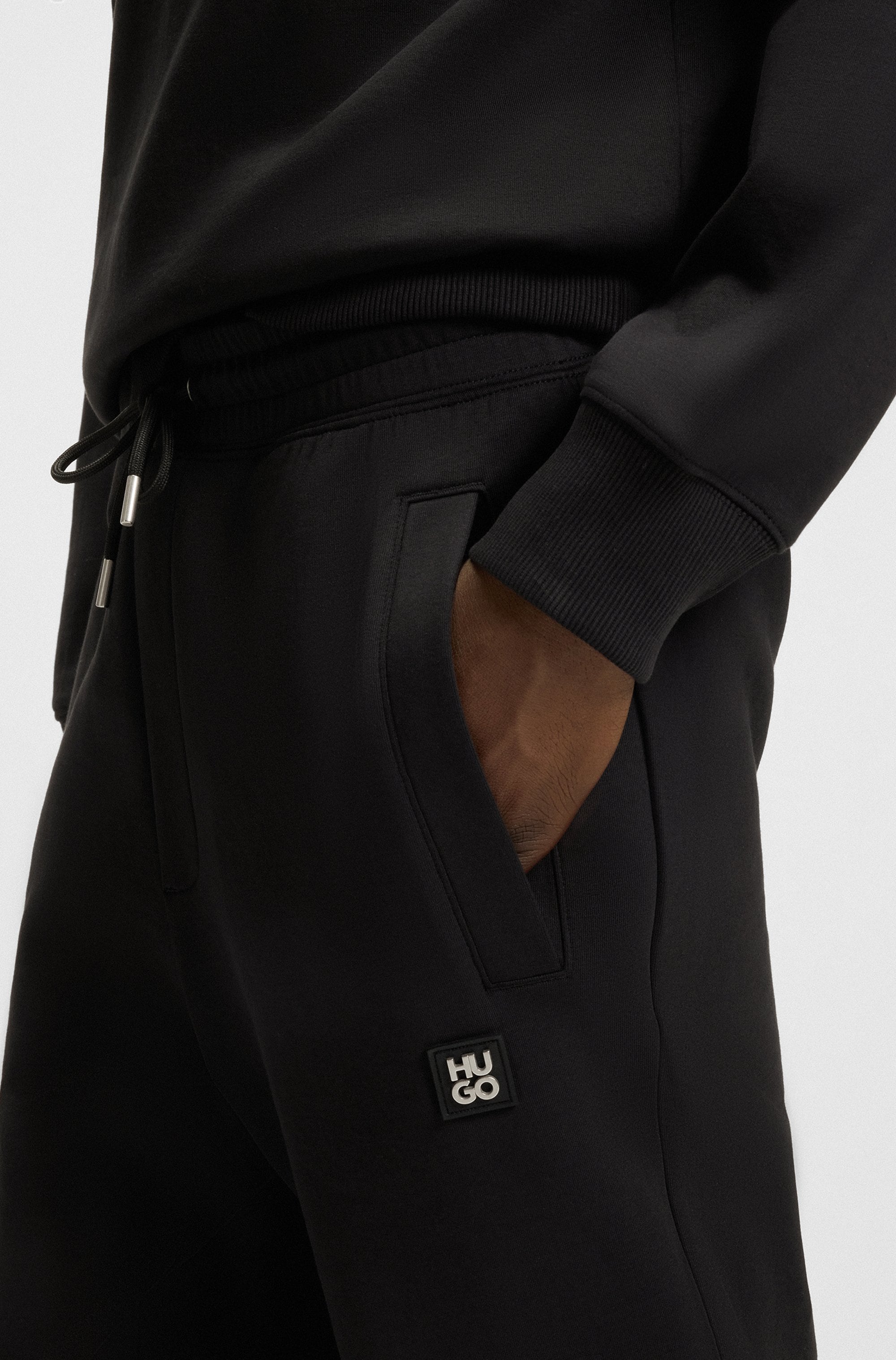 HUGO Pantalon sweat »Dimacs«  ceinture élastique avec cordon de serrage, coupe décontractée, mélange de coton