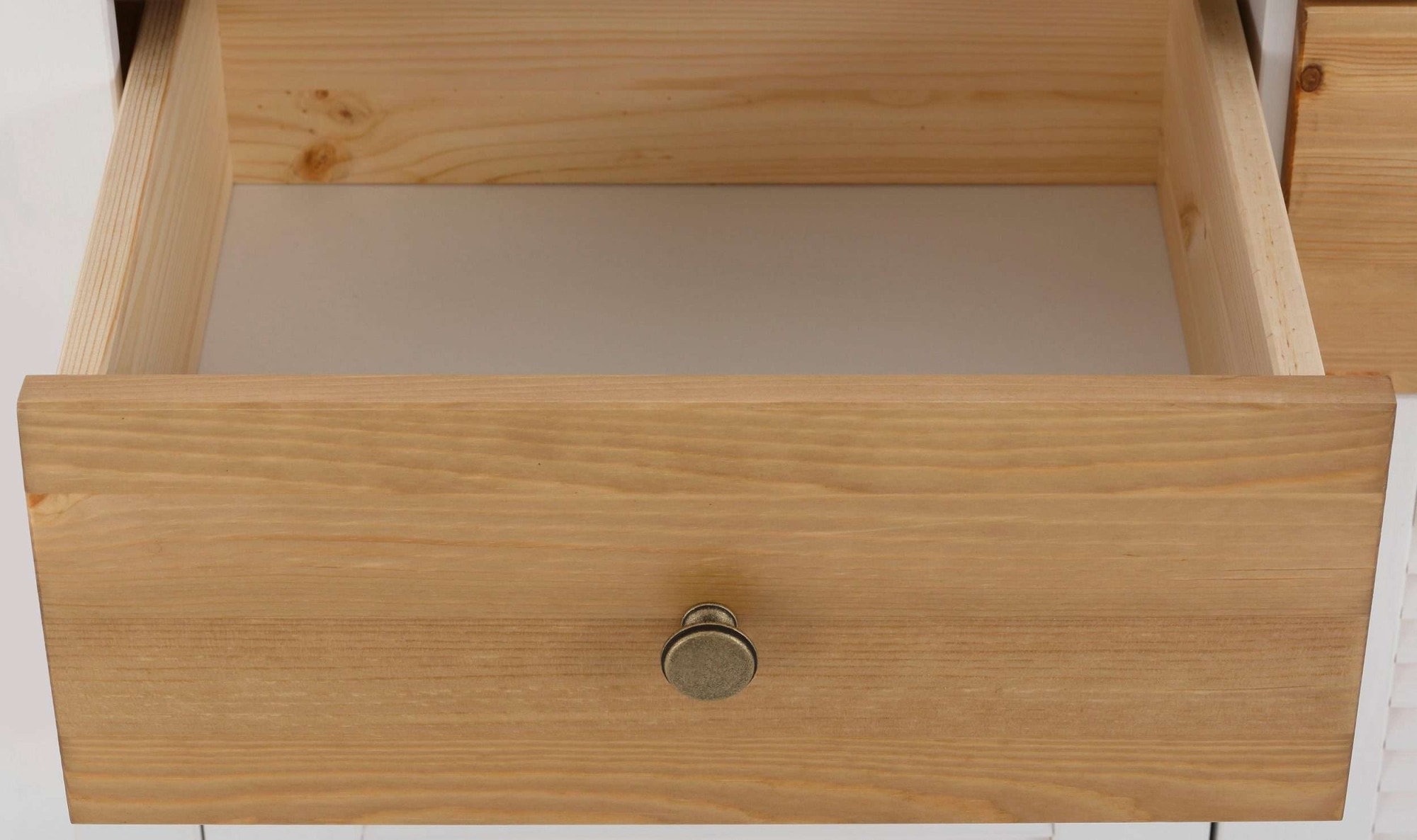 GOODproduct Nachtkommode »Rauna, Landhausstil, edles Design mit Lamellen und Kassetten, 2 Farben« B/H/T  56/69/39cm,  FSC® zertifiziertes Kieferholz, massive Qualität mit viel Stauraum