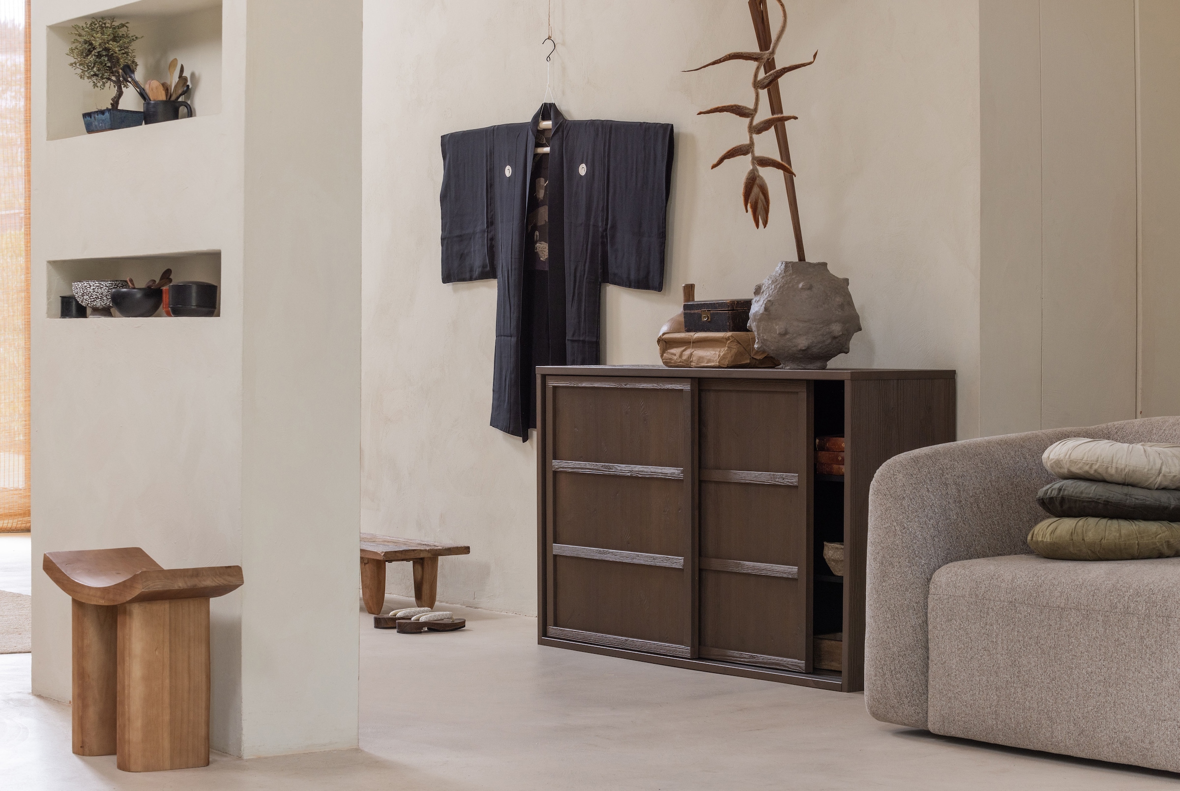 WOOOD Hocker »Japan aus Paulowniaholz mit matter Schutzschicht B 50 x T 25 x H 45 cm« Tragkraft 110 kg,Pflegeleicht,sichtbare Maserung, einfach zu montieren