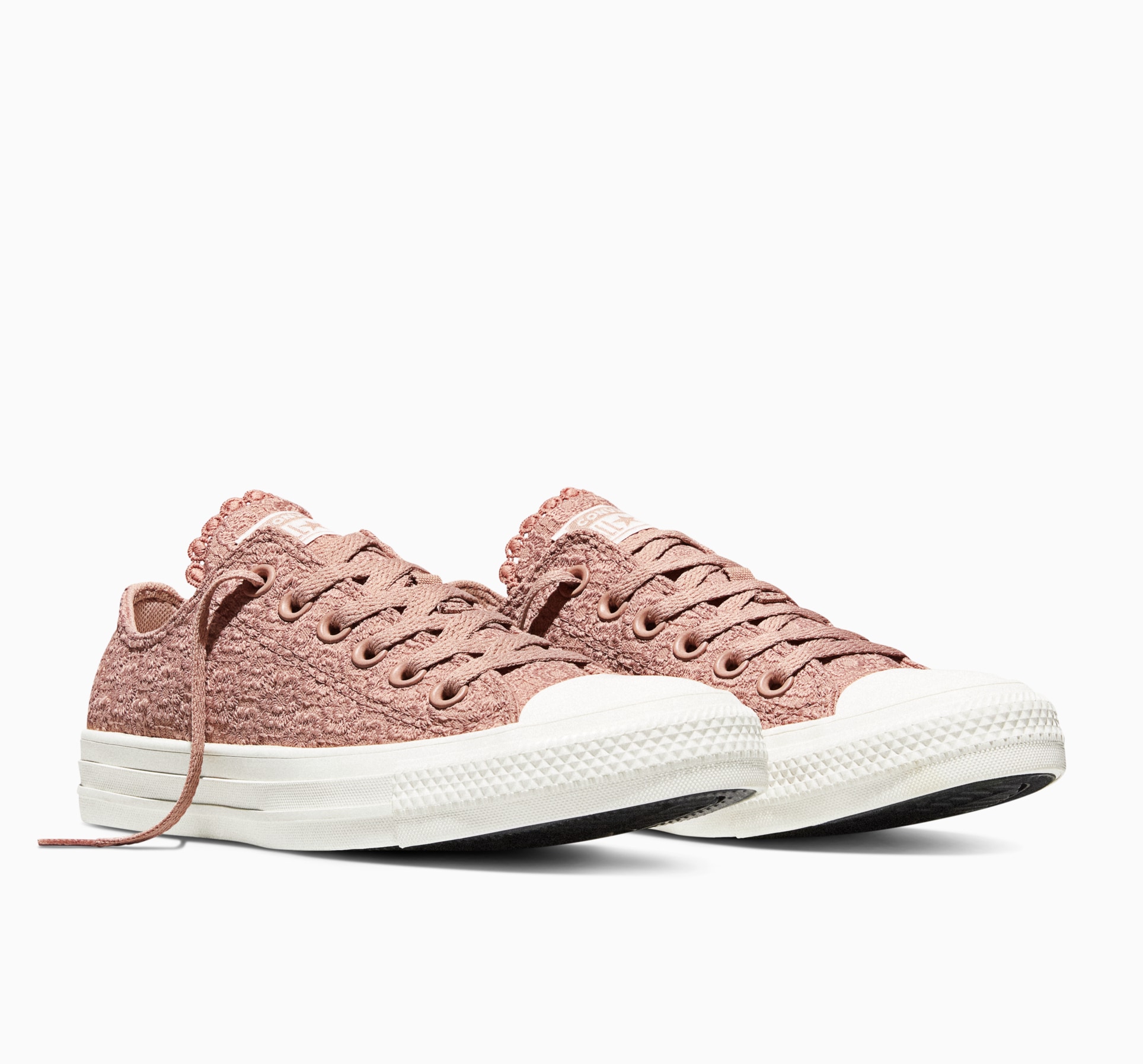 Image of Converse Sneaker "CONVERSE CHUCK TAYLOR ALL STAR CROCHET FLORALS" für sportlichen Look im Alltag, leicht profiliertes Laufsohlenprofil