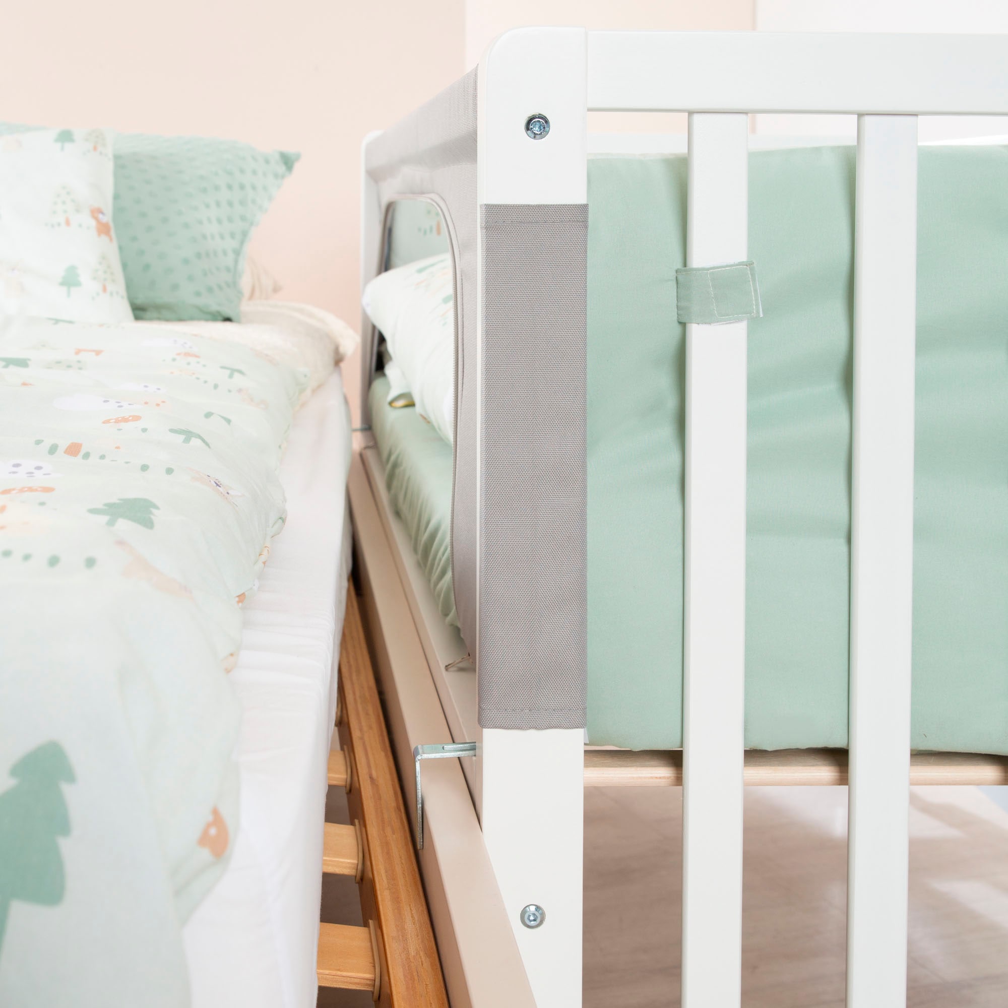 roba® Babybett »Room Bed - Woodland Buddies« als Beistell-, Kinder- und Juniorbett verwendbar