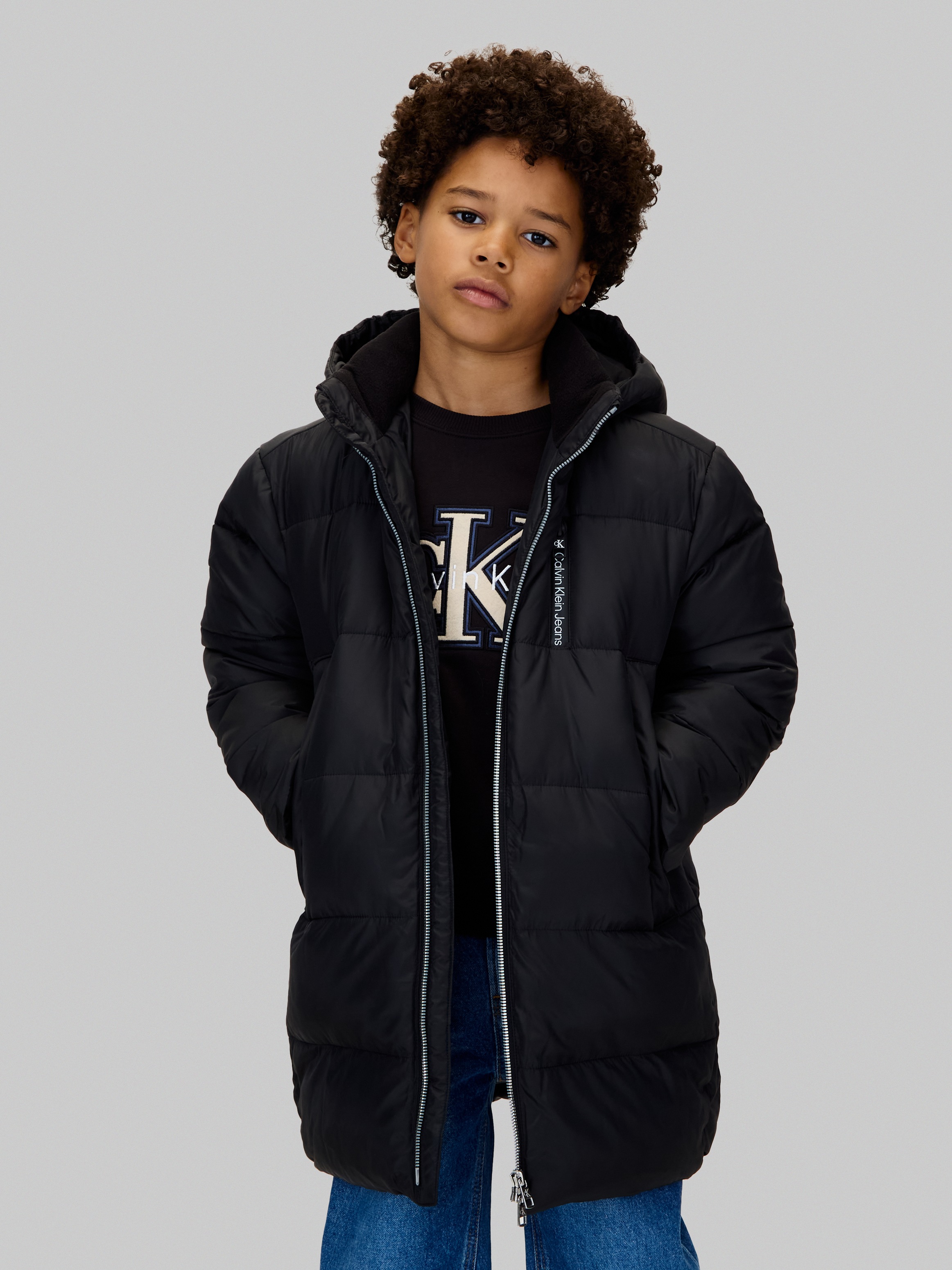 Image of Calvin Klein Jeans Parka "Essential Parka Puffer" mit Kapuze für Kinder bis 16 Jahre und mit Logopatch