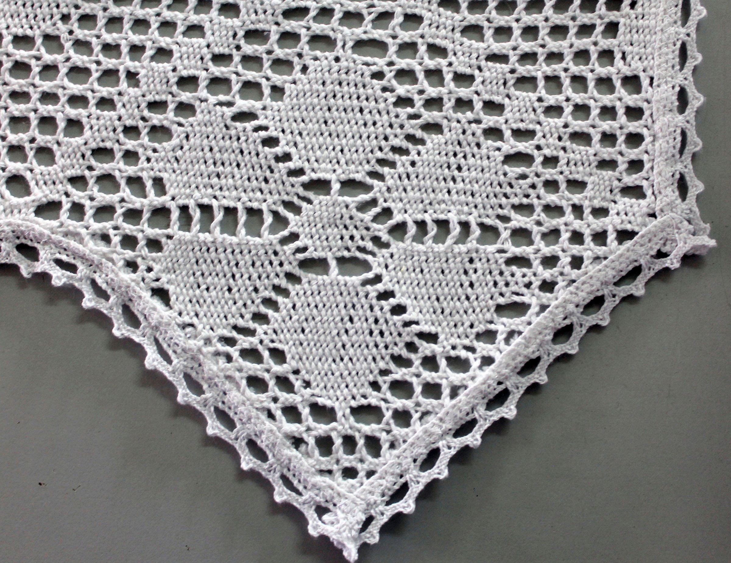 HOSSNER - ART OF HOME DECO Scheibengardine »Bärental« Stangendurchzug 1 Stk. tlg. maschinell gefertigte Häkelspitze