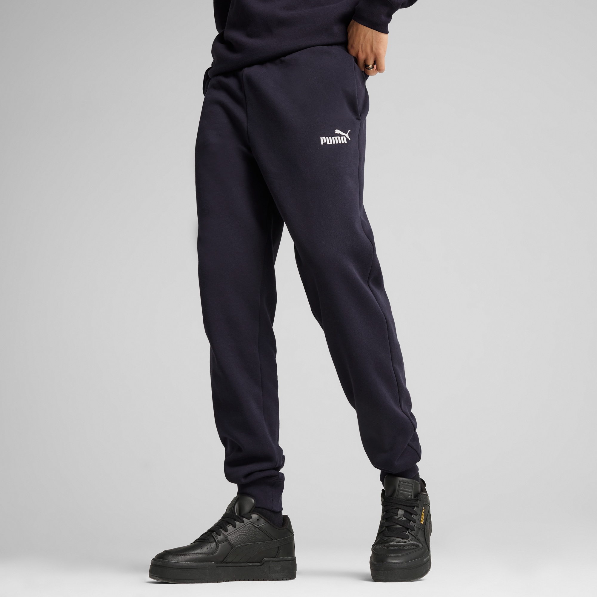Image of PUMA Trainingshose "ESS NO 1 LOGO SWEATPANTS FL CL" mit Eingrifftaschen, elastischer Bund mit Kordelzug