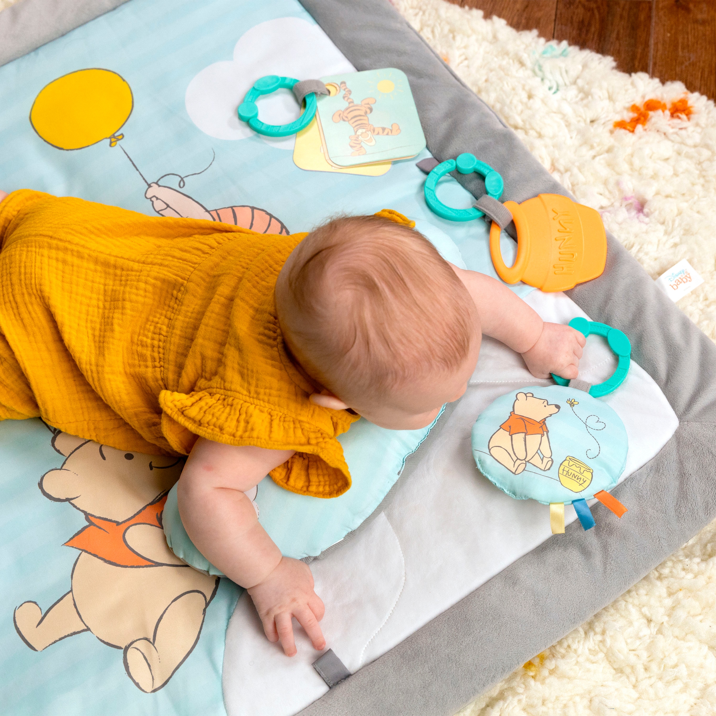 Bright Starts Arche de jeu »WINNIE THE POOH Once Upon a Tummy Time ™ Activity Gym« mit Plüschmatte und Stützkissen