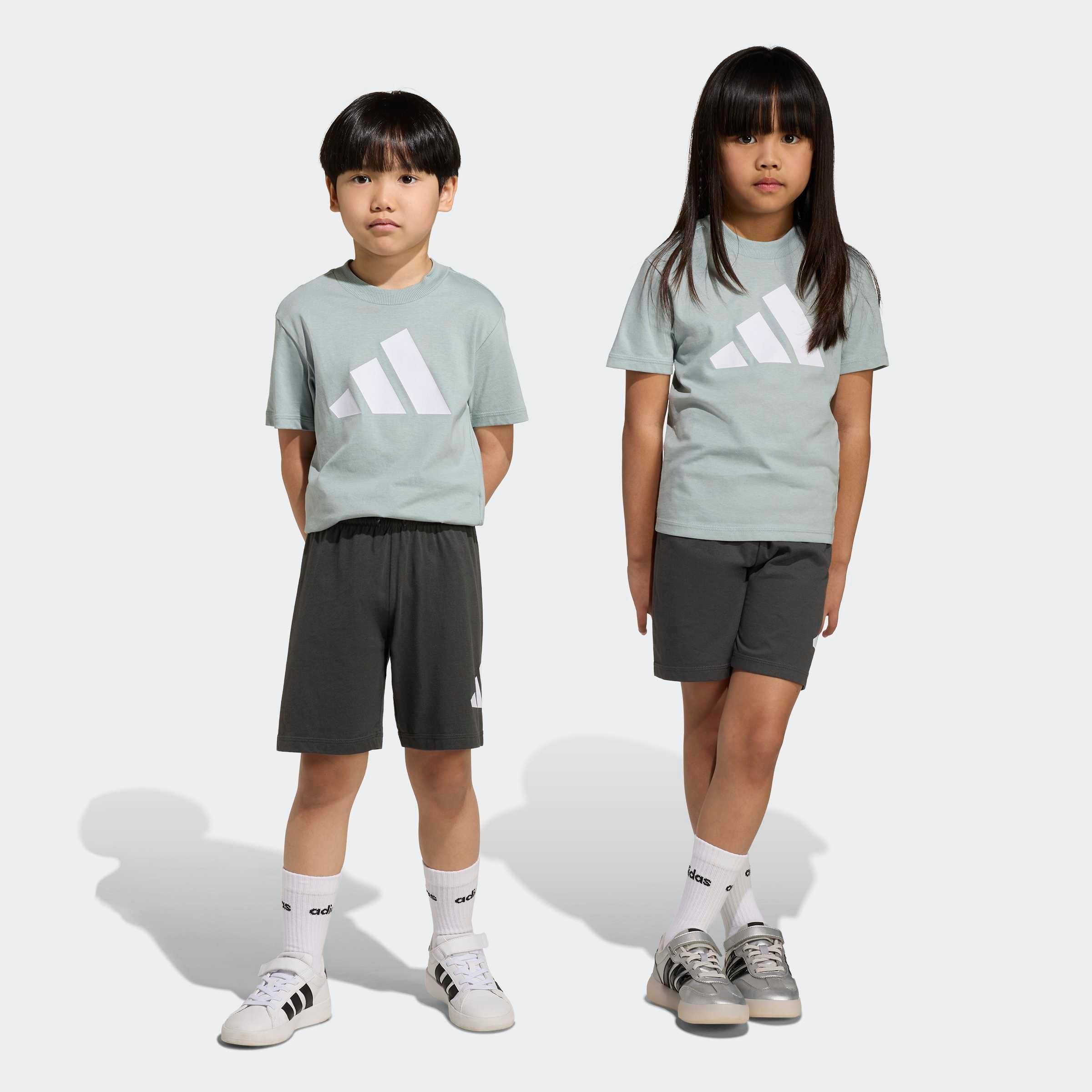 Image of adidas Sportswear Trainingsanzug "ESSENTIALS KIDS -SET" 2 tlg. für Kinder, zweiteilig, aus Baumwolle