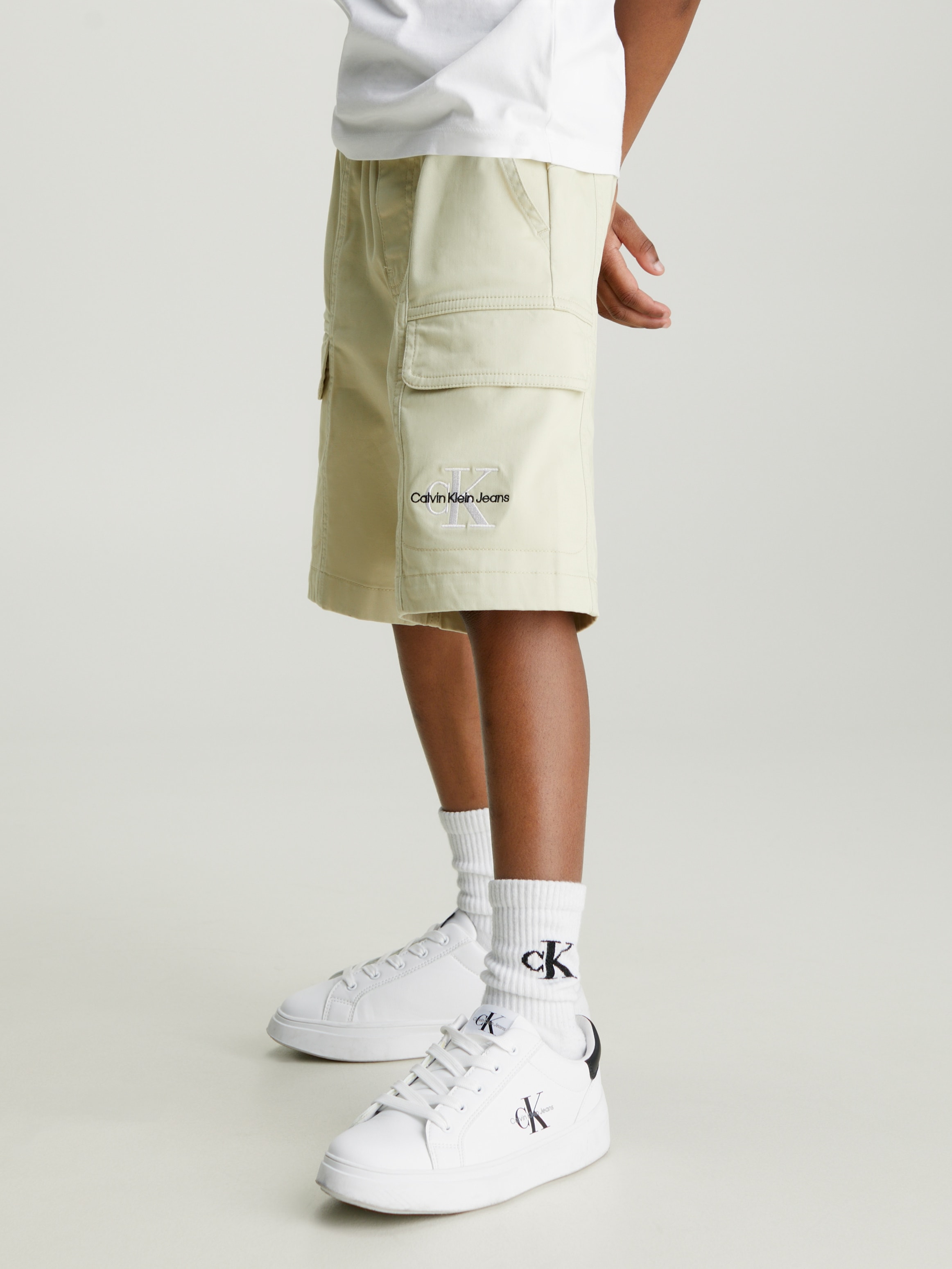 Calvin Klein Jeans Shorts »SATEEN CARGO SHORTS«, Kinder bis 16 Jahre