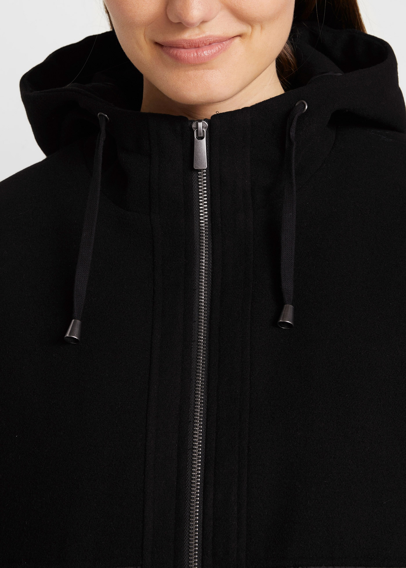 bonprix Manteau d'hiver aus Materialmix, lockere Passform, mit Stehkragen, mit Kapuze