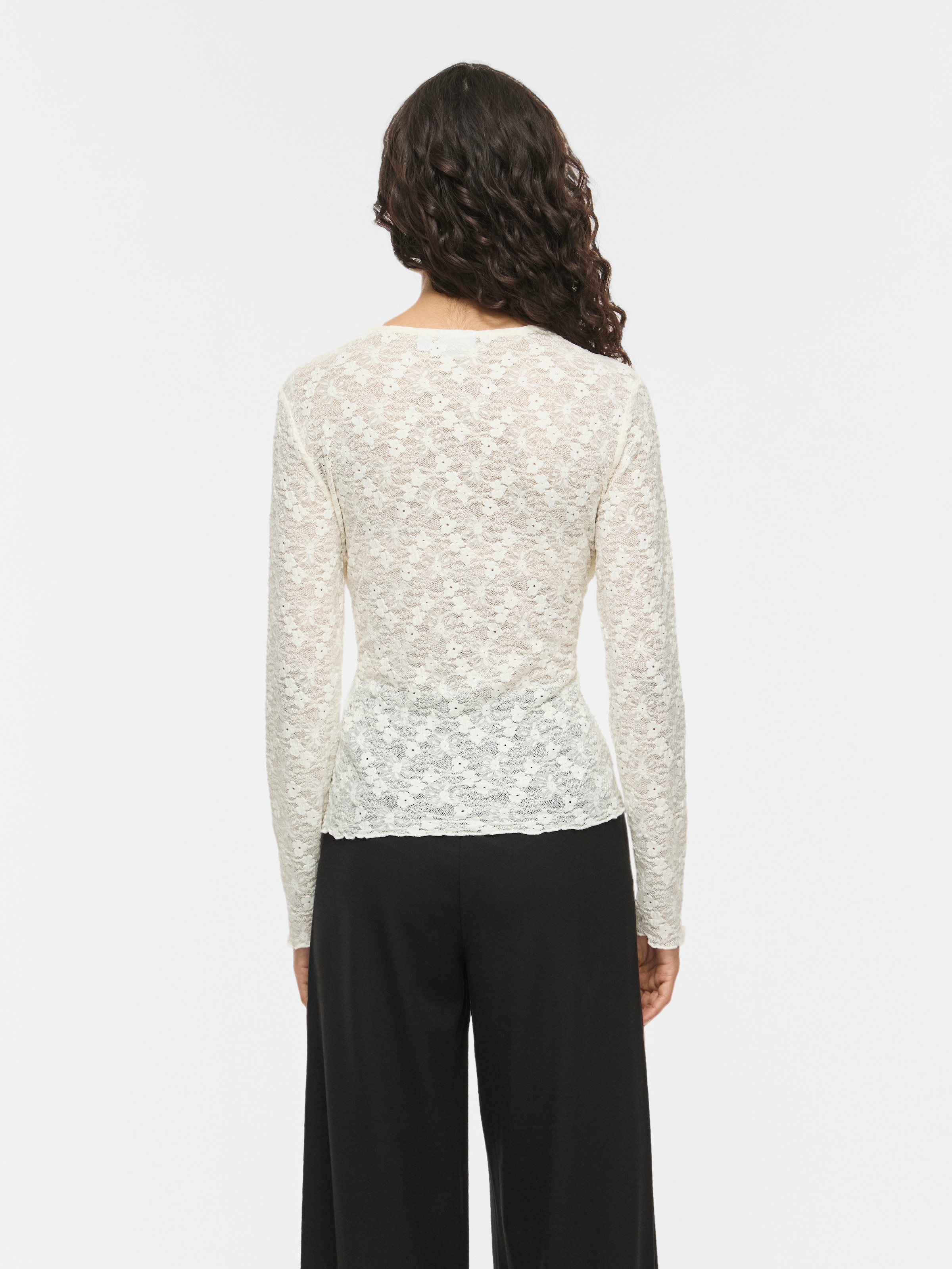 Vila Spitzenshirt »VIFAY O-NECK L/S TOP - NOOS« Materialmix, enger Schnitt