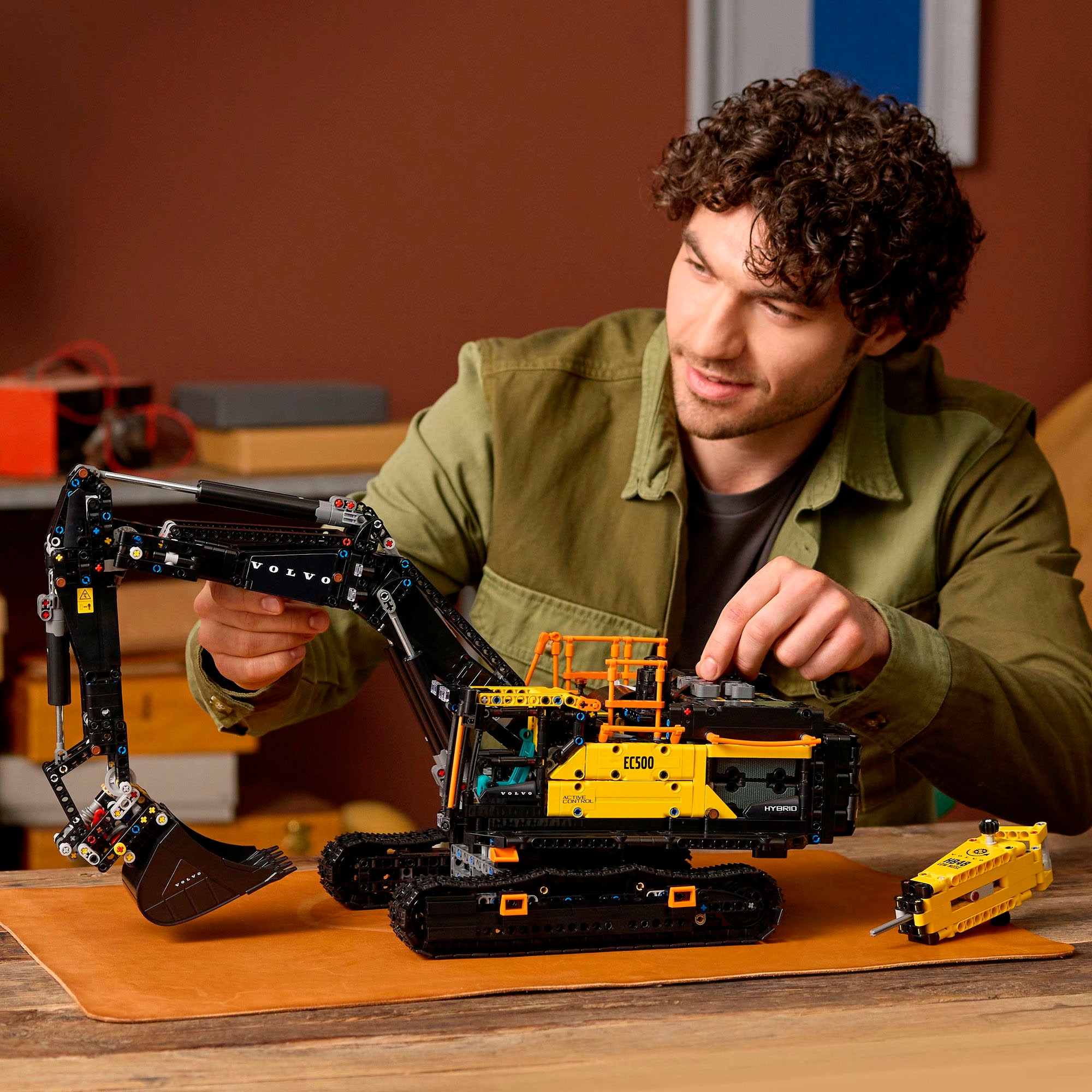 LEGO® Pions de construction »Volvo EC500 Hybrid Bagger (42215), LEGO Technic« Made in Europe