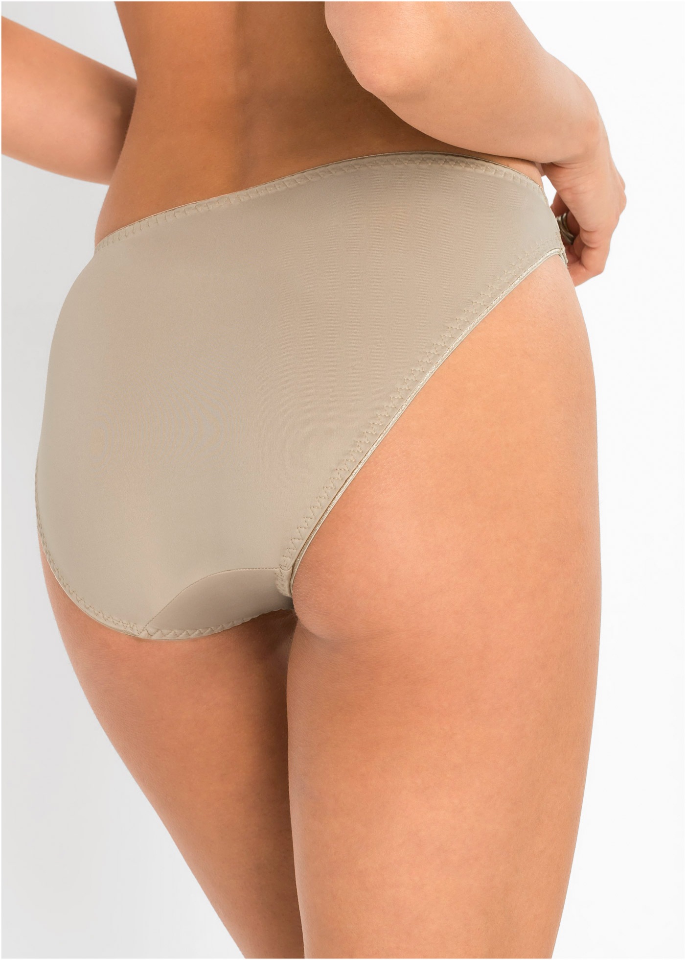 bonprix Slip »Slip mit Spitze (3er Pack)« Packung, 3 cuis mit zweifarbigem Stickereieinsatz, mit zarter Spitze, 3er Pack