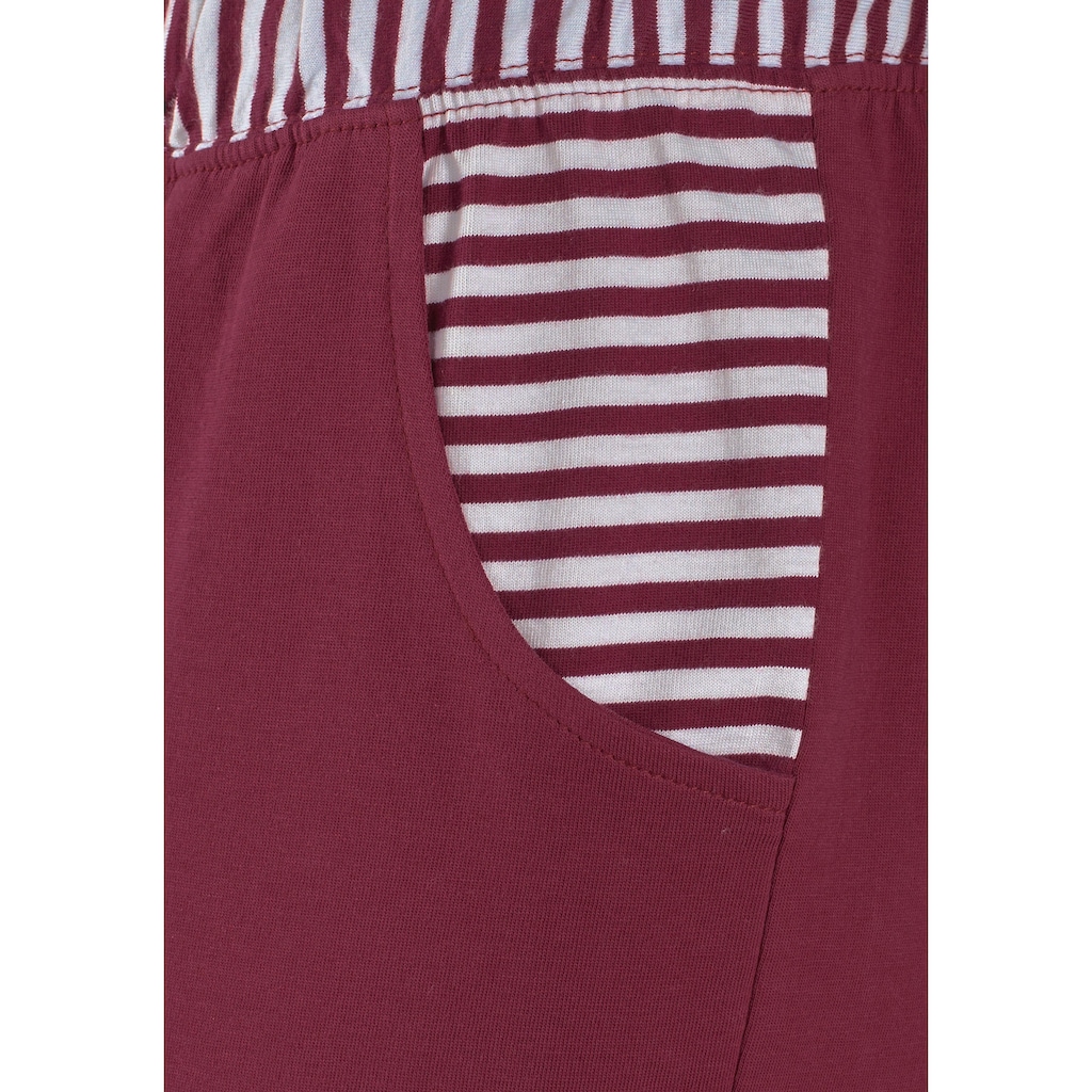 H.I.S Capri-Pyjama, (2 tlg.), mit geringeltem T-Shirt und legerer Hose