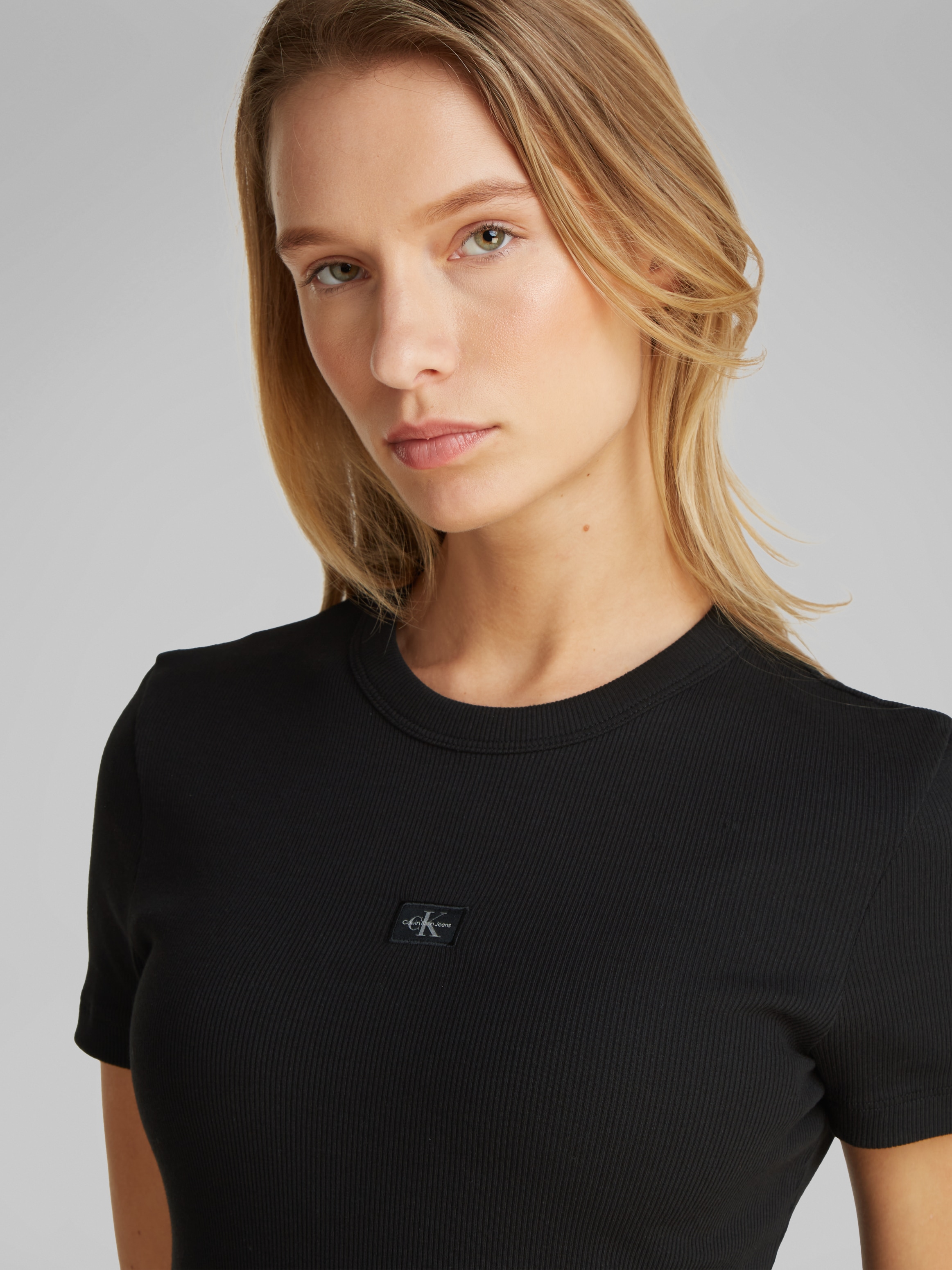 Calvin Klein Jeans T-Shirt »WOVEN LABEL RIB FITTED TEE«, mit Logo