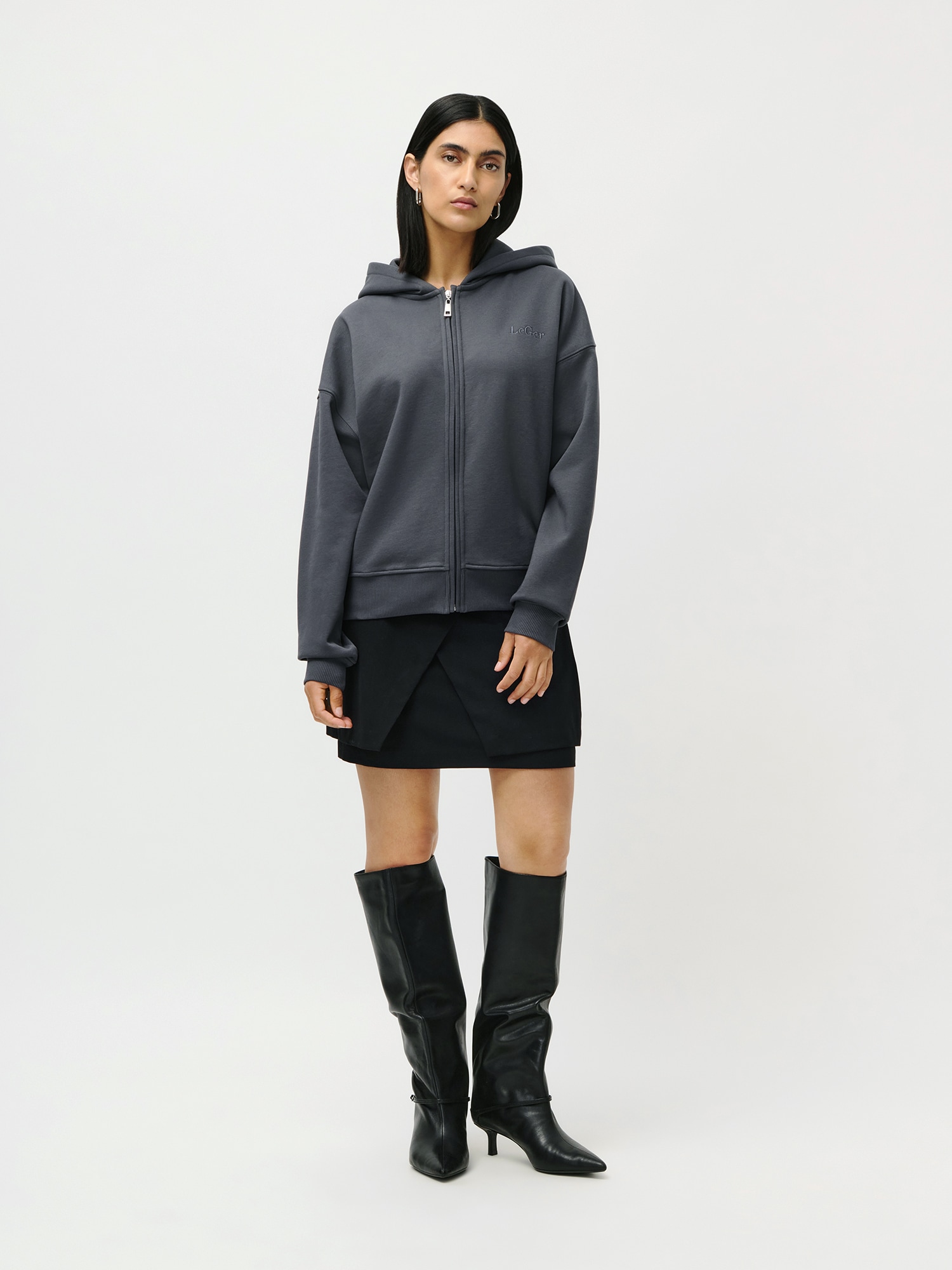 LeGer Kapuzensweatjacke »Fenna, LeGer by Lena Gercke«, Mit hochwertiger Logostickerei auf der Brust