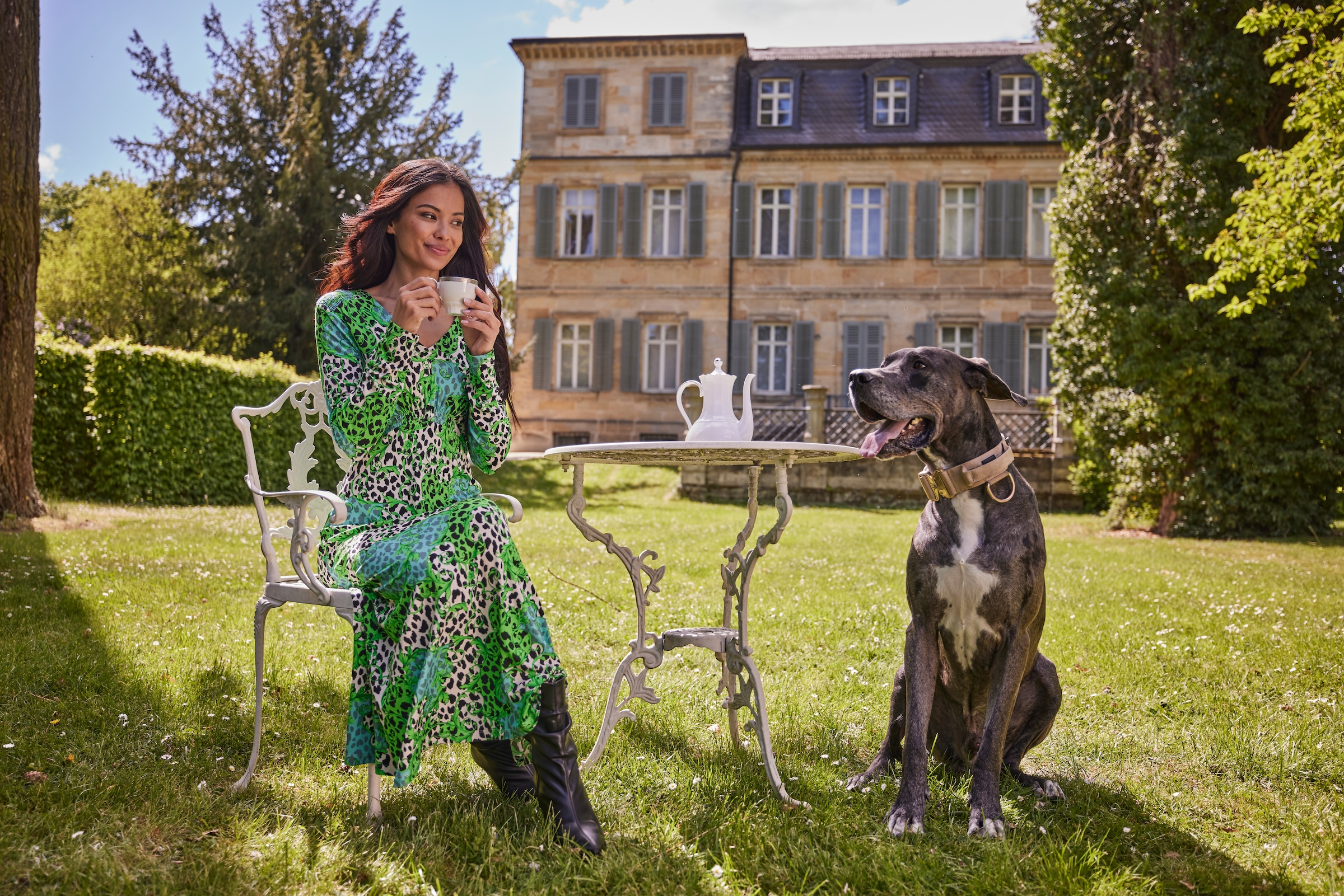 Aniston SELECTED Midikleid, mit Smok-Details und fantasievollem Leo-Print - NEUE KOLLEKTION