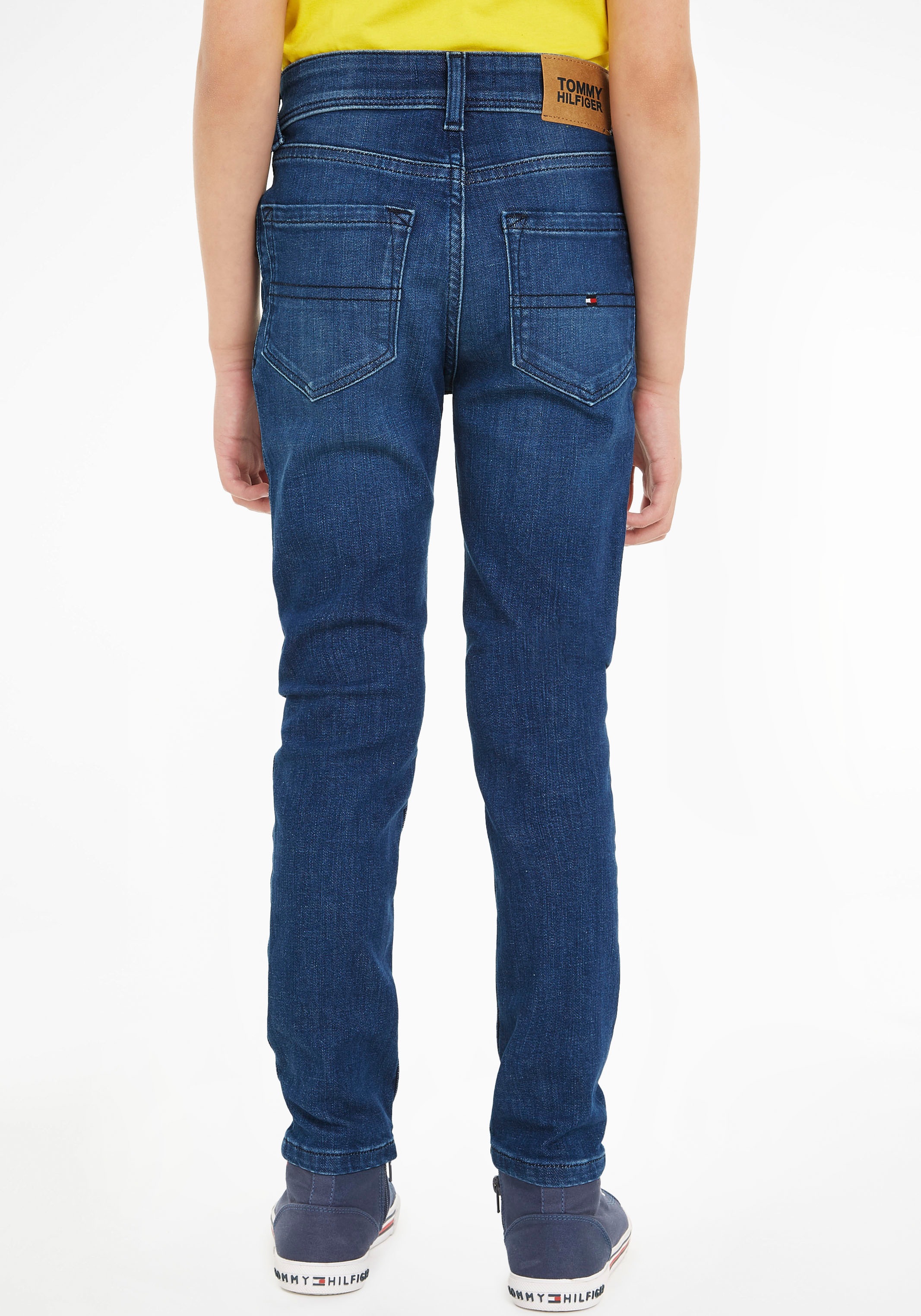 Tommy Hilfiger Slim-fit-Jeans »SCANTON Y DARK WASH«, mit Logostickerei