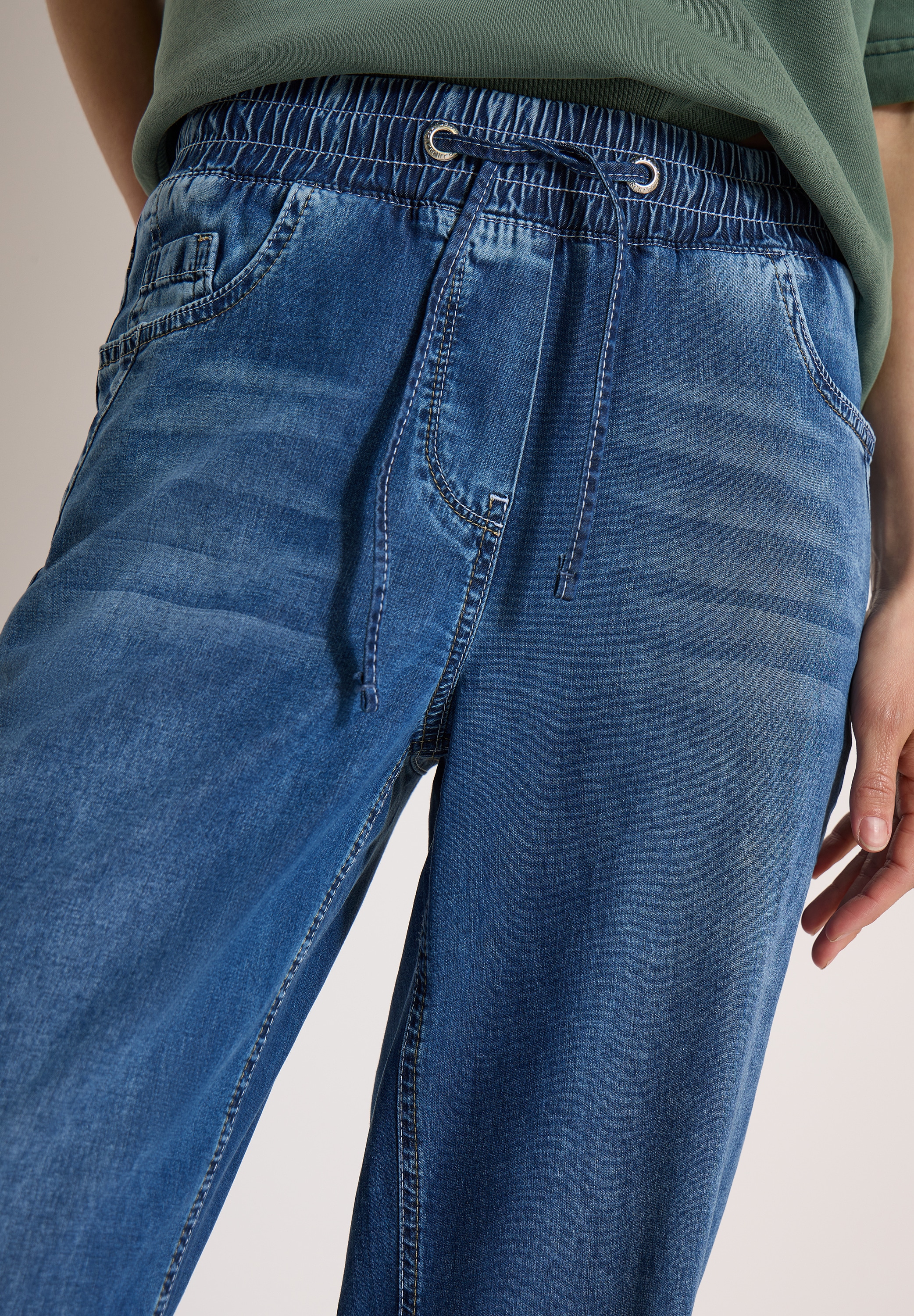 Cecil Jeans loose fit »Style Neele« avec ceinture élastique et cordon de serrage