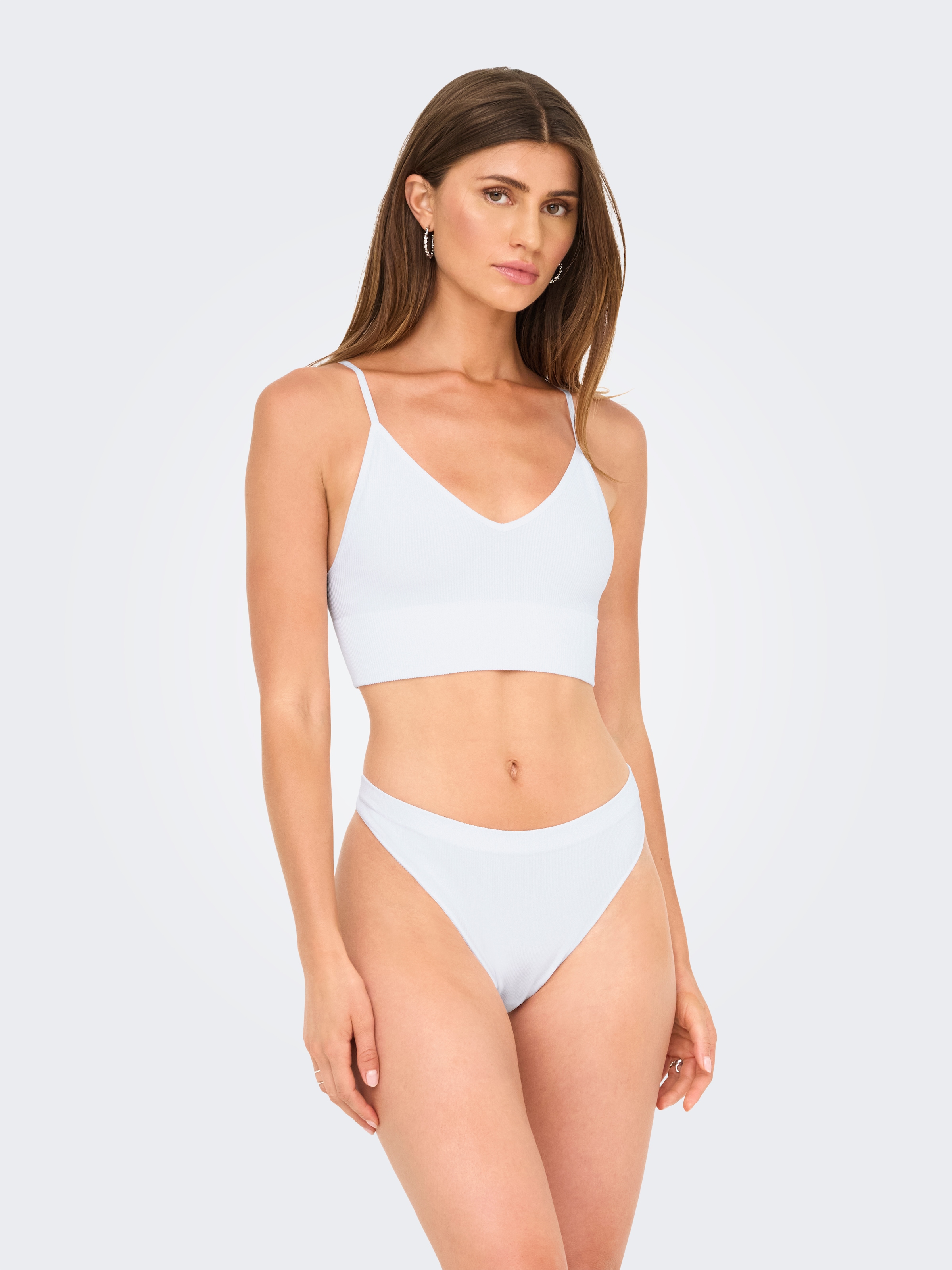 ONLY Bustier »ONLVICKY RIB S-L V-NECK 3-PACK TOP NOOS« Packung, 3 figurbetont, modisch, Materialmix, Jersey, Spaghettiträger