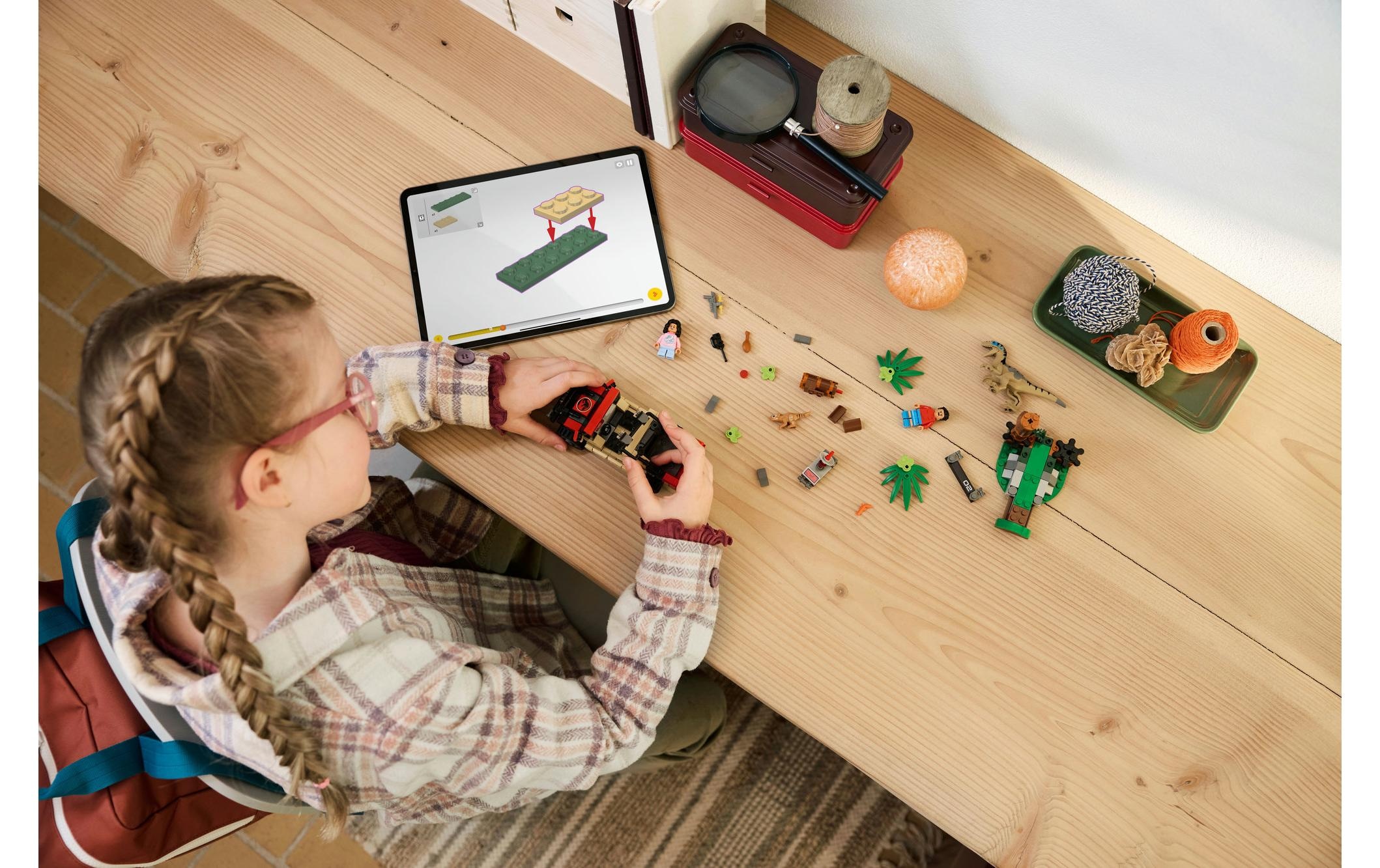 LEGO® Spielbausteine »Jurassic World Raptor: Verfolgungsjagd mit dem Geländewagen«, (285 St.)