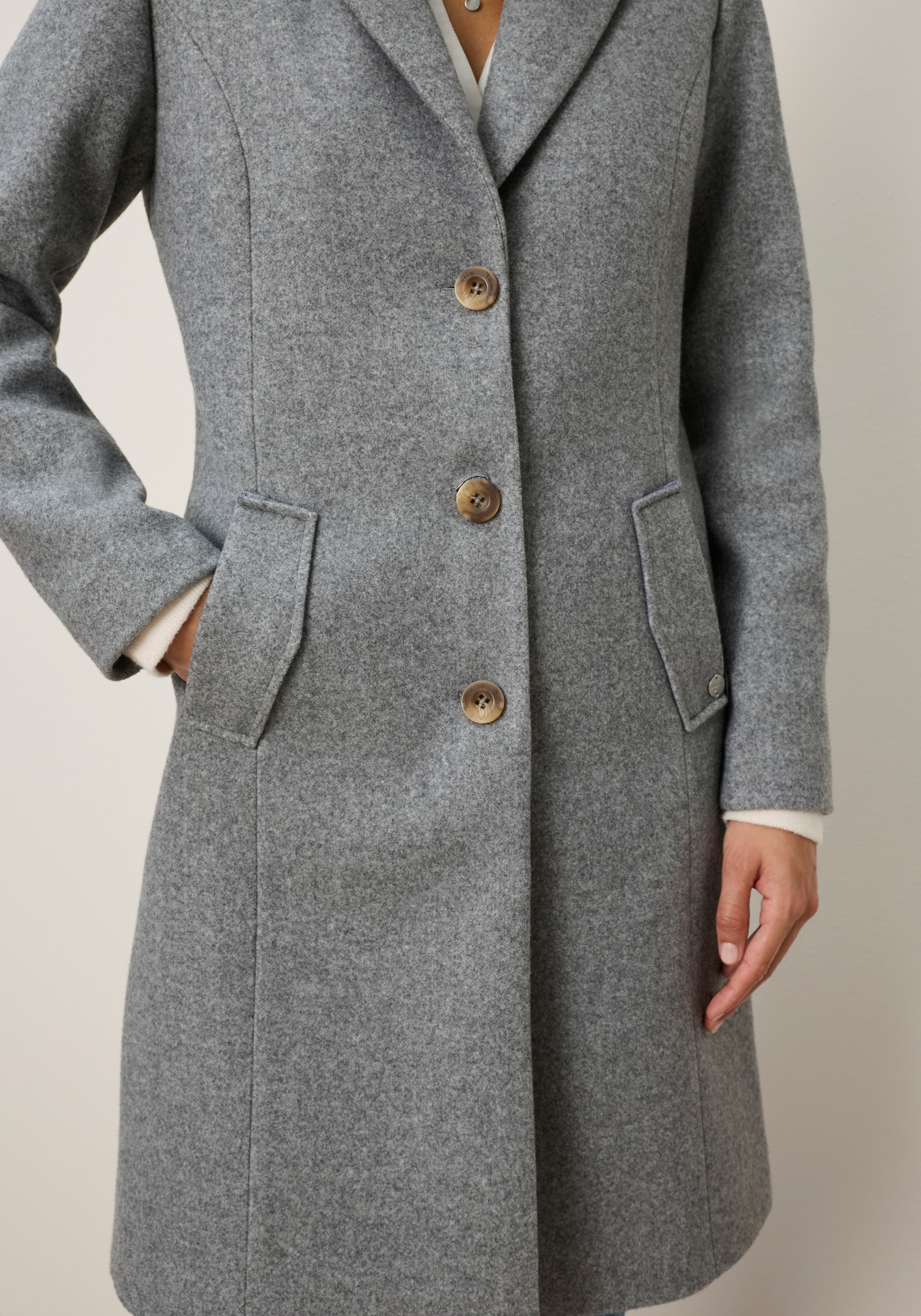 Tamaris Manteau long coupe ajustée, col à revers et boutons, idéal pour la mi-saison