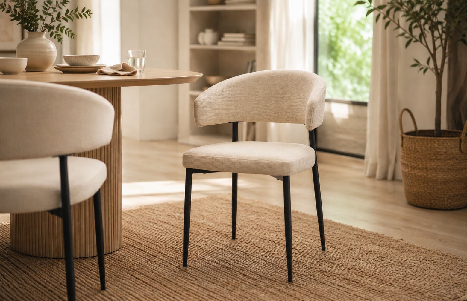 ACTONA GROUP Esszimmerstuhl »Edina 2er Set, Stoff - bequem & stilvoll, mehrere Farben, moderne« () Gepolstert, weicher Bezug & hoher Sitzkomfort, schwarze Stahlbeine