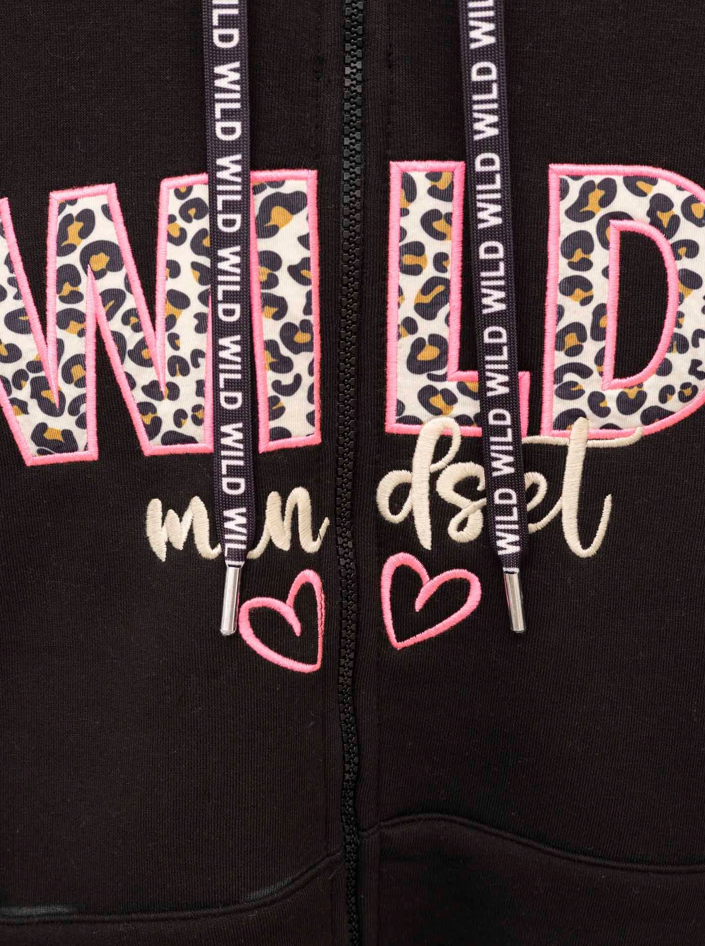 Zwillingsherz Jerseymantel »"Wild Mindset"«, mit grossem WILD Motiv gestickt, Leo Details, Taschen