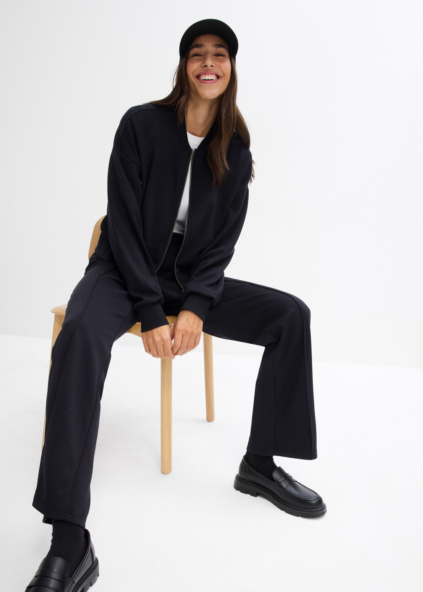 bonprix Blouson ohne Kapuze aus Sweatware mit Stehkragen und Eingriffstaschen