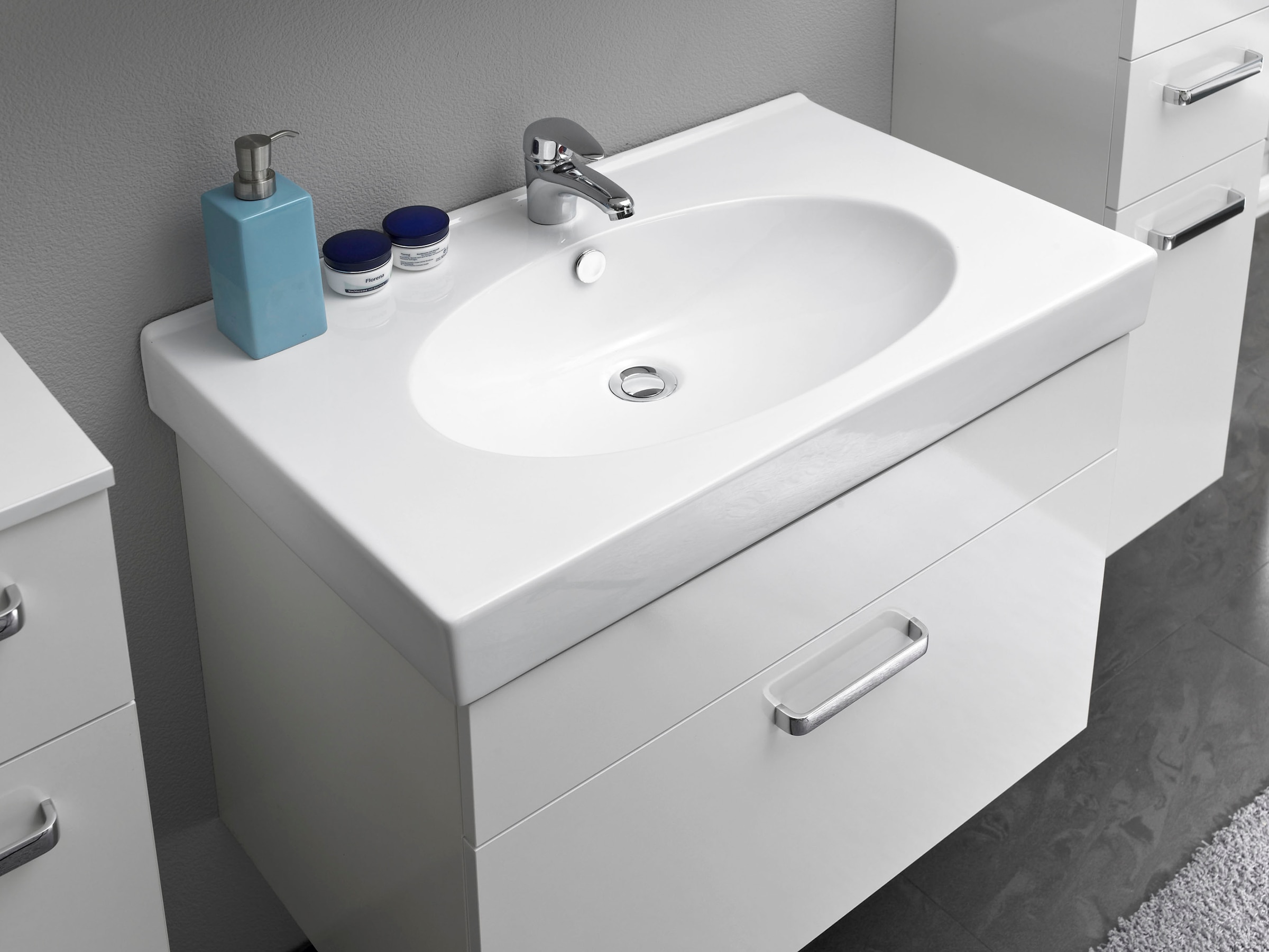 Saphir Waschtisch »Quickset Keramikwaschtisch mit Unterschrank, 80 cm breit, Badmöbel« Waschplatz mit 1 Schublade, inkl. Türdämpfer, Griffe Chrom Glanz