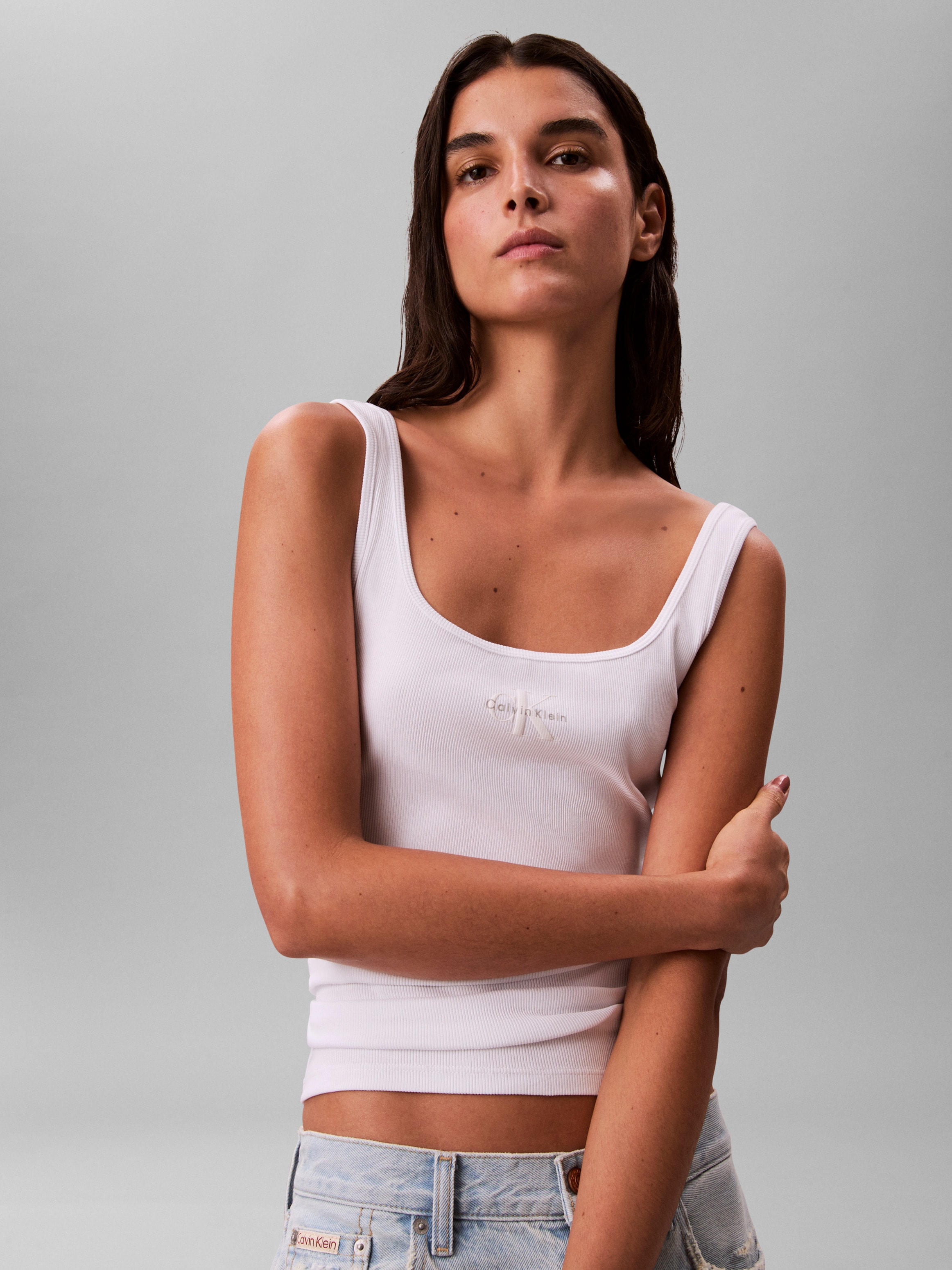 Calvin Klein Jeans Débardeur »MONOGRAM SCOOP NK RIB TANK TOP« avec col rond, coupe regular fit