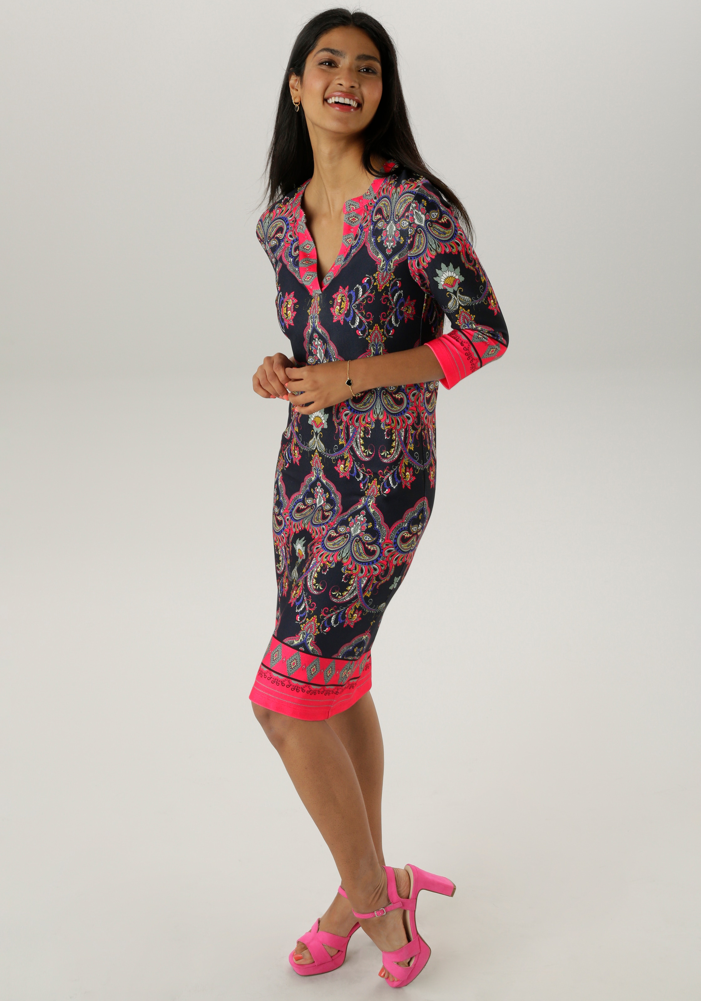Aniston SELECTED Jerseykleid, mit Ornamenten- und Rankendruck Allover