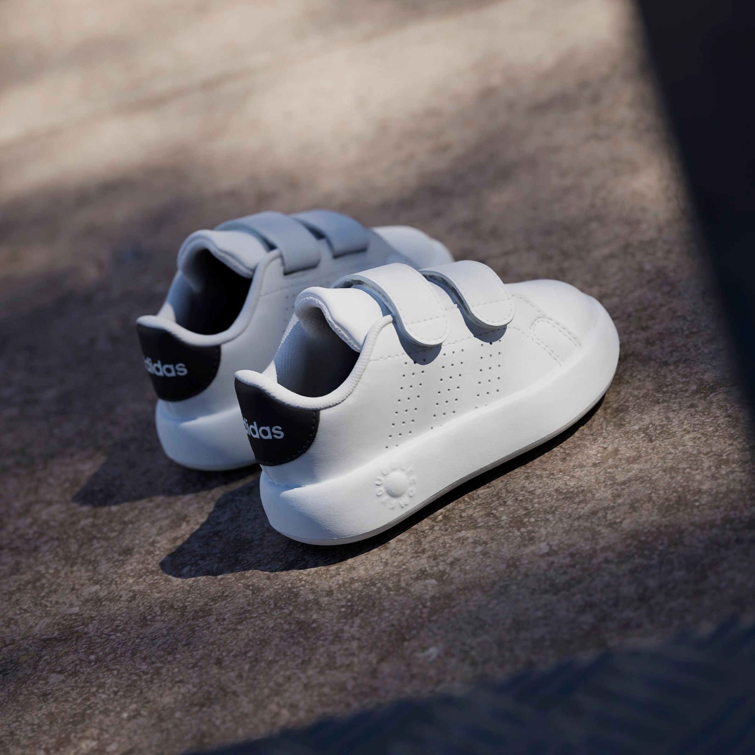 adidas Sportswear »ADVANTAGE KIDS«  Design inspiré des adidas Stan Smith, pour enfants