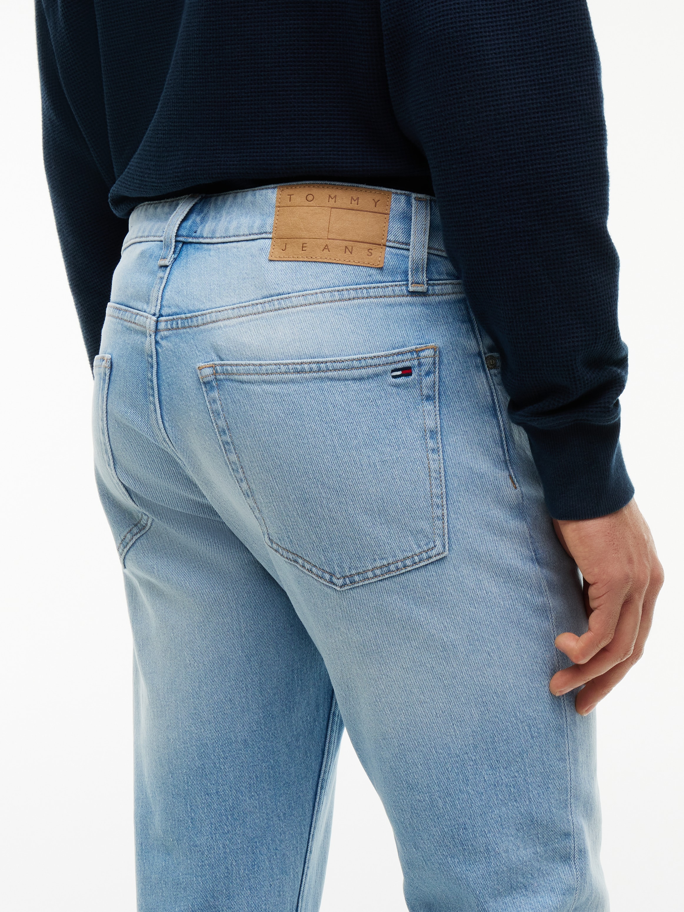 Tommy Jeans Jeans droit »AUSTIN SLIM TAPERED« Coupe slim avec poches