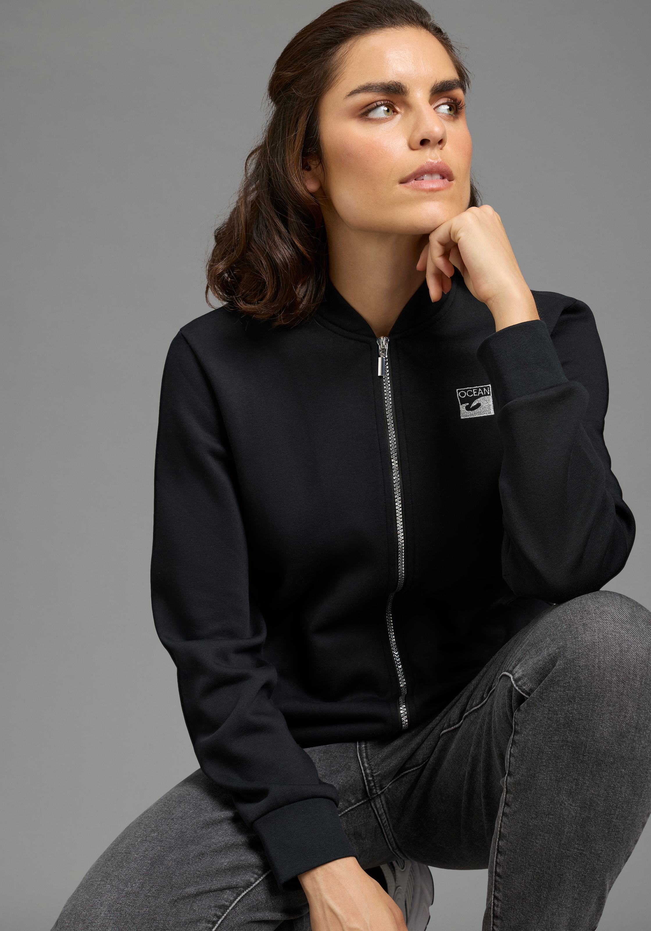 Image of Laura Scott Sweatjacke 1 in Blousonform aus kuscheliger Sweatware, glänzendem Reissverschluss