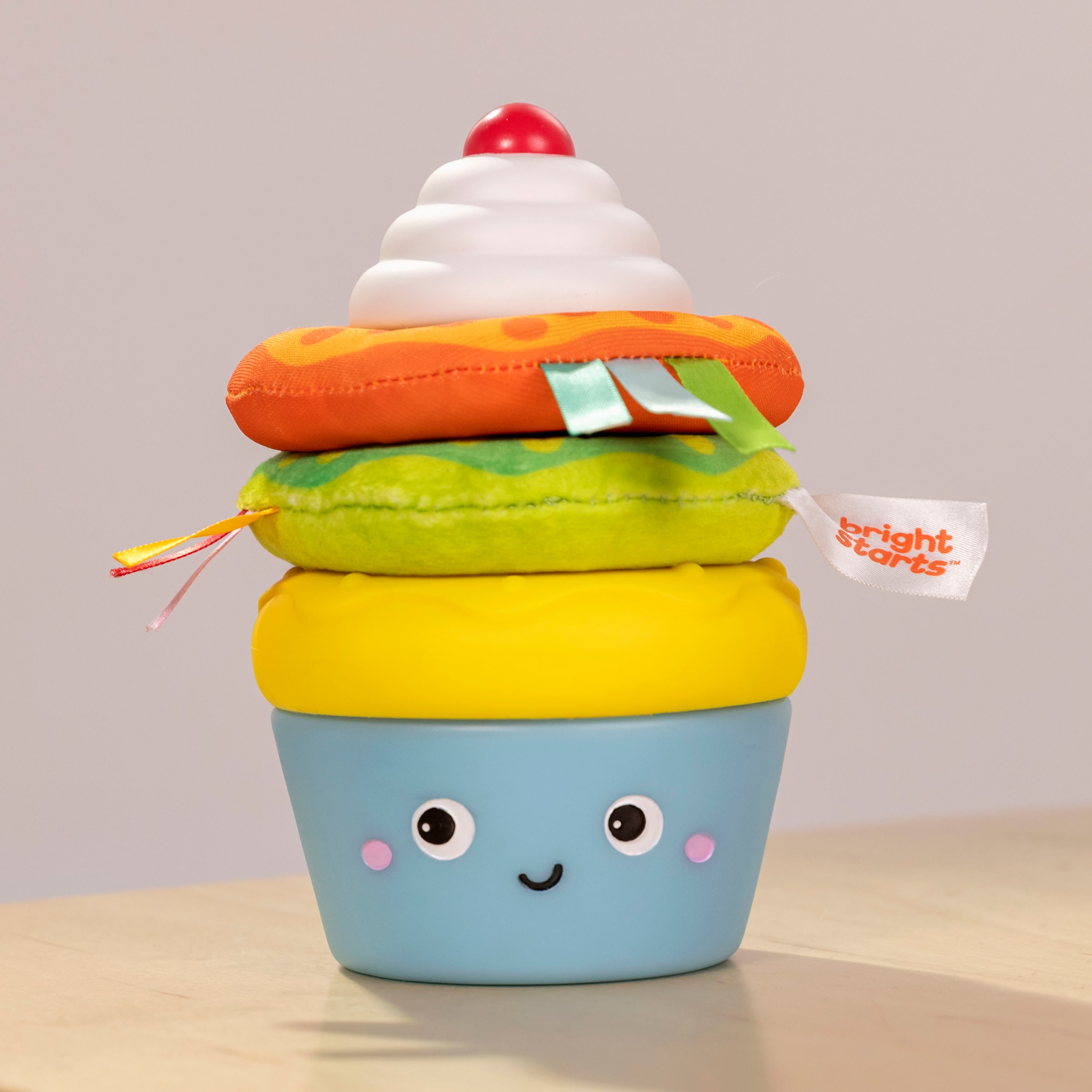 Bright Starts Jouets à empiler »Cupcake Tower Stacking Toy with Teether«