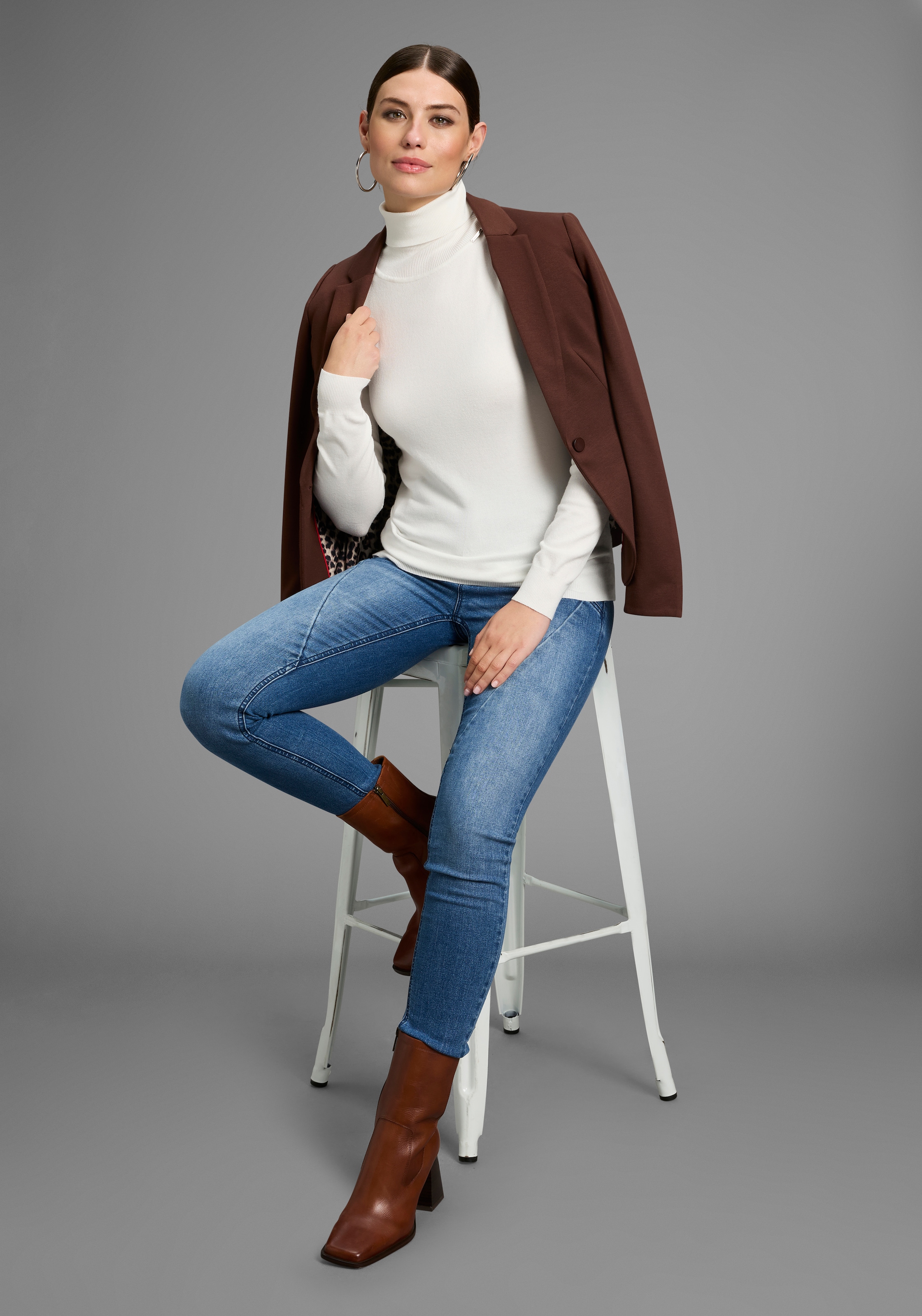 Bruno Banani Skinny-fit-Jeans, mit schrägen Nähten - NEUE KOLLEKTION