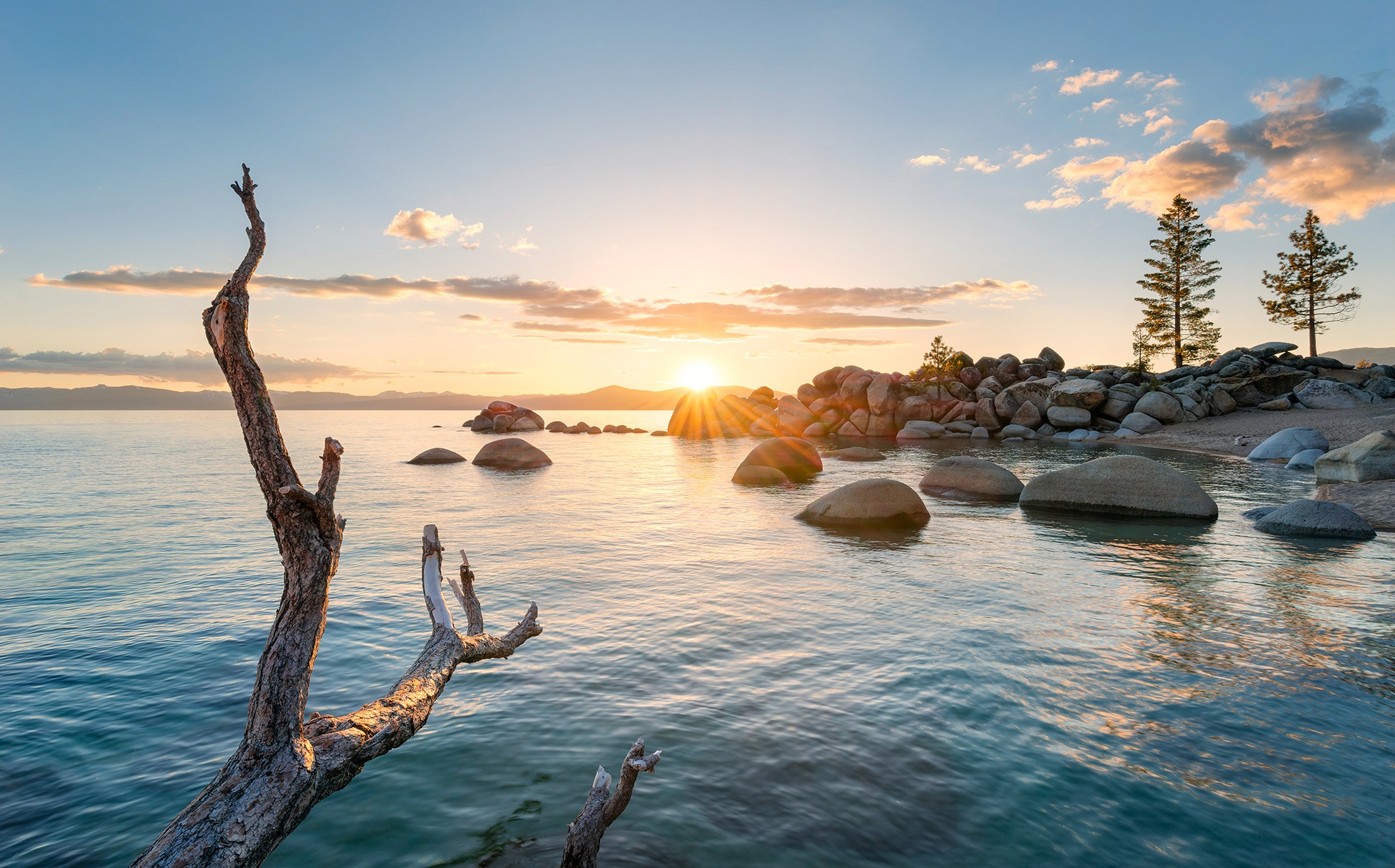 Image of Komar Fototapete »Final Light«, mehrfarbig-natürlich-bedruckt bei Ackermann Versand Schweiz