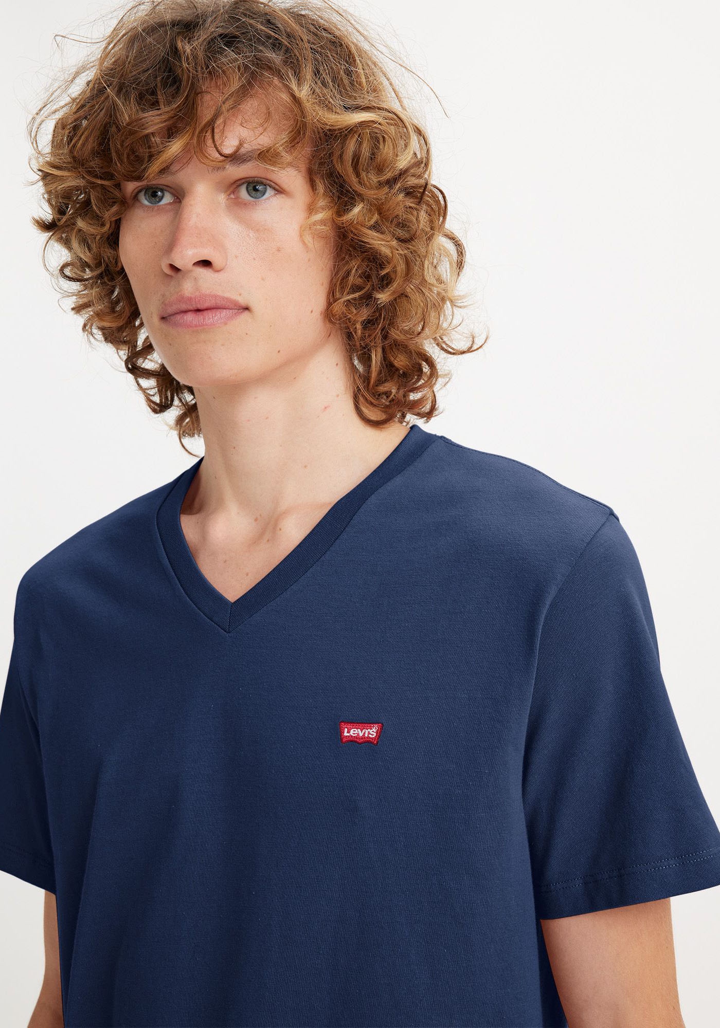 Levi's® T-shirt en V »LE ORIGINAL HM VNECK« mit Logostickerei