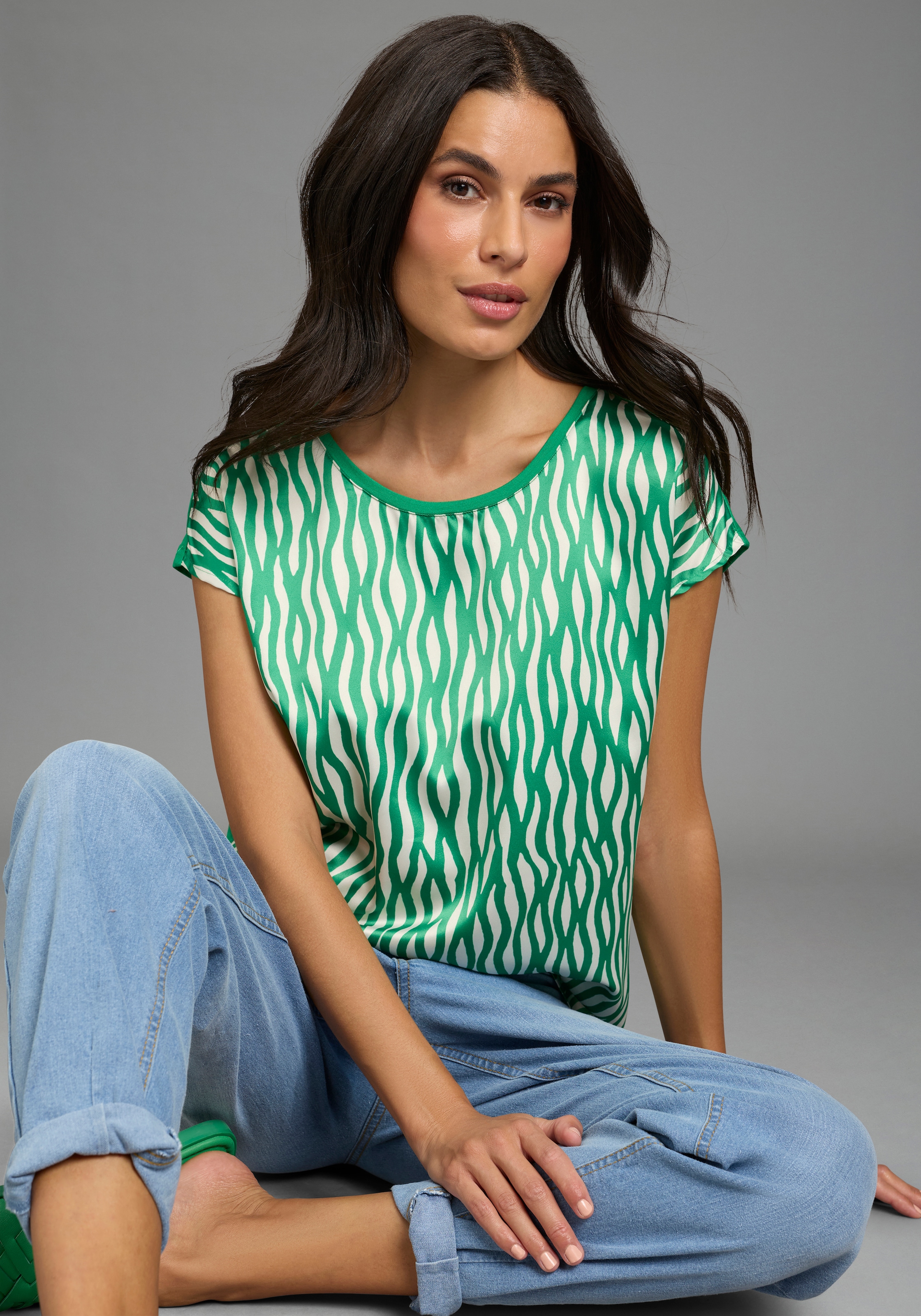 Laura Scott Chemisier à chemise »im Materialmix mit Satin, verschiedene Muster für jeden Geschmack,« style féminin, col rond, coupe ample