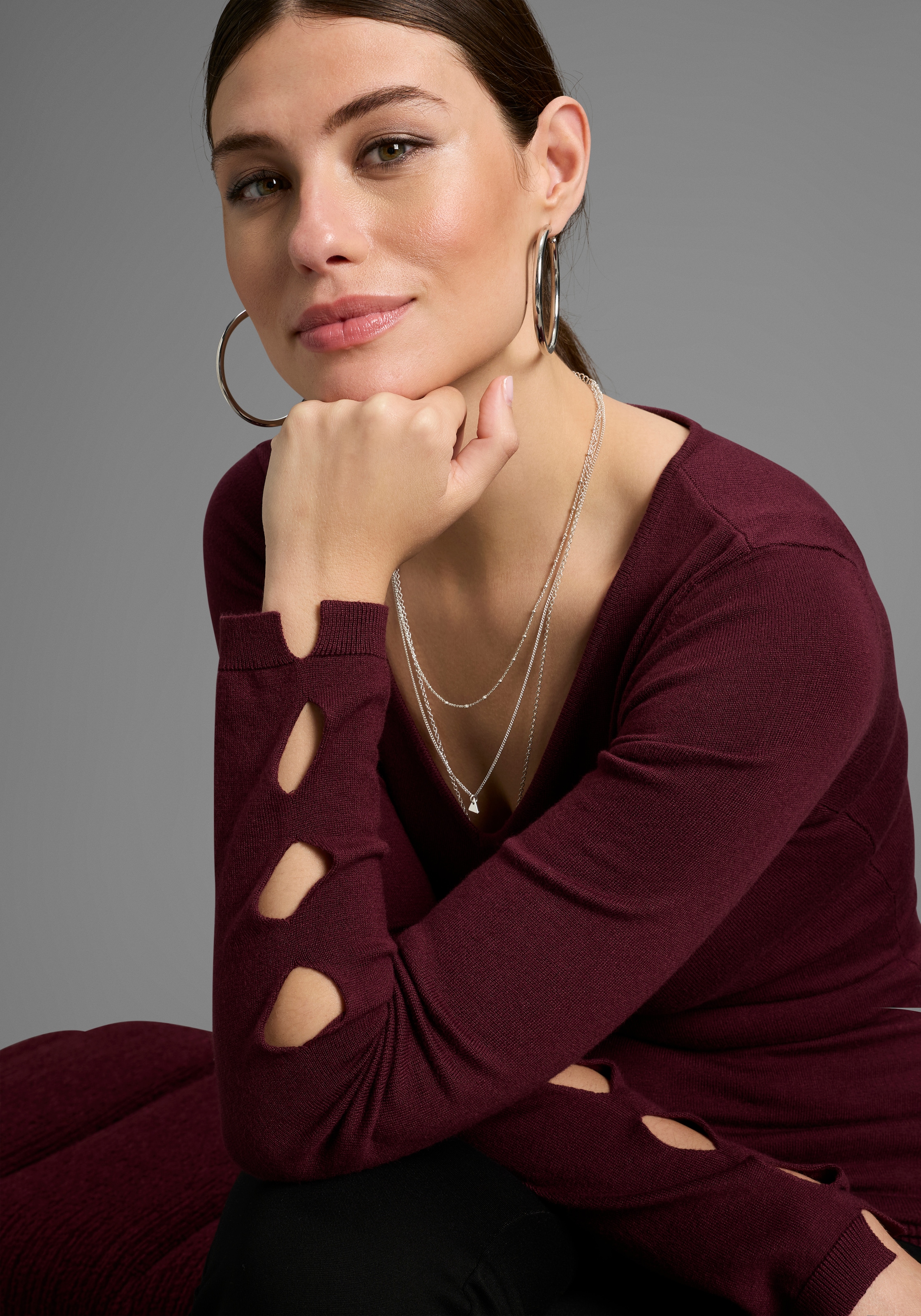 Image of Bruno Banani Strickpullover aus Feinstrick, mit tiefem V-Ausschnitt, figurbetonte Passform