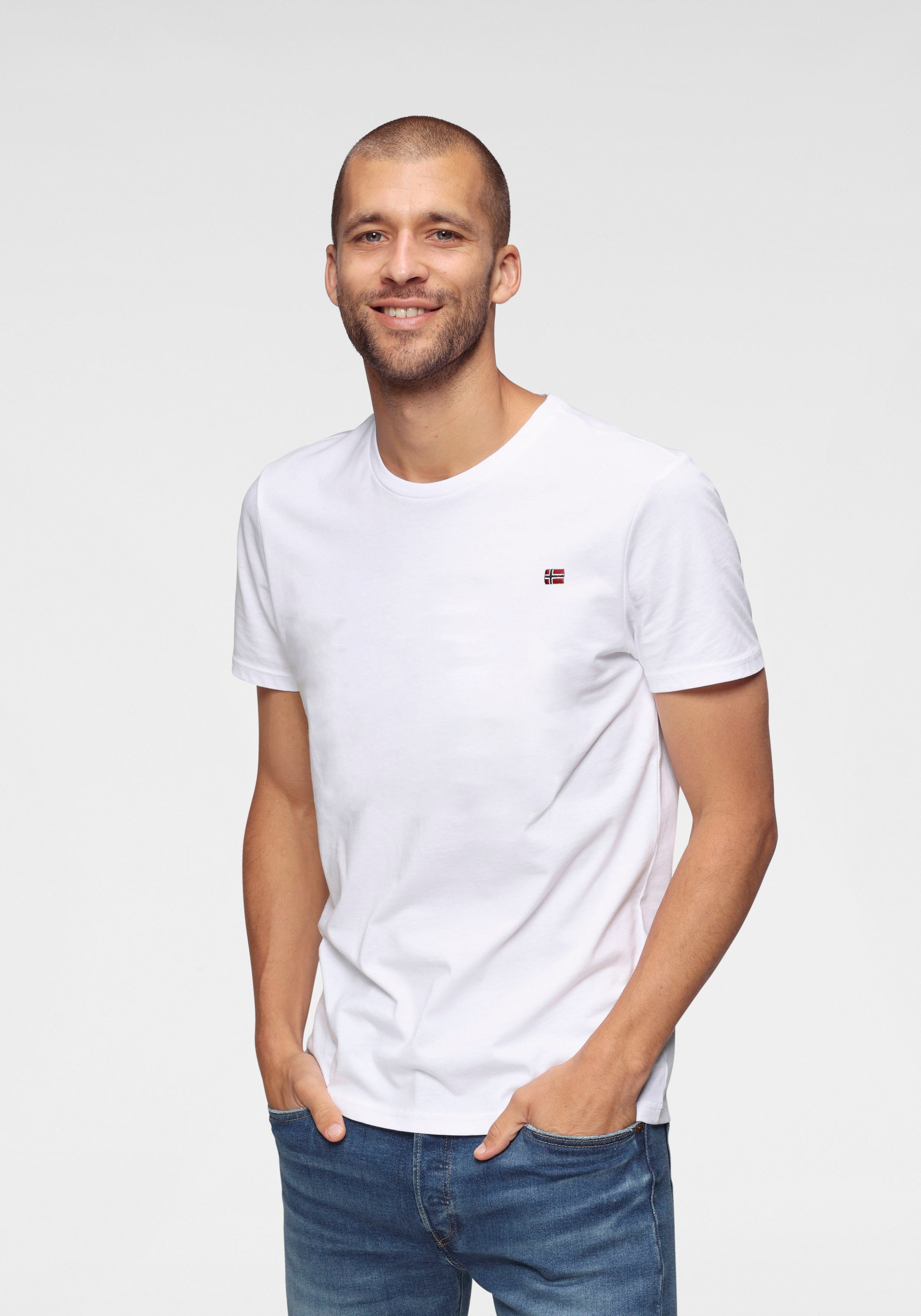 Image of Napapijri T-Shirt »SALIS«, mit kleiner Flaggenstickerei bei Ackermann Versand Schweiz