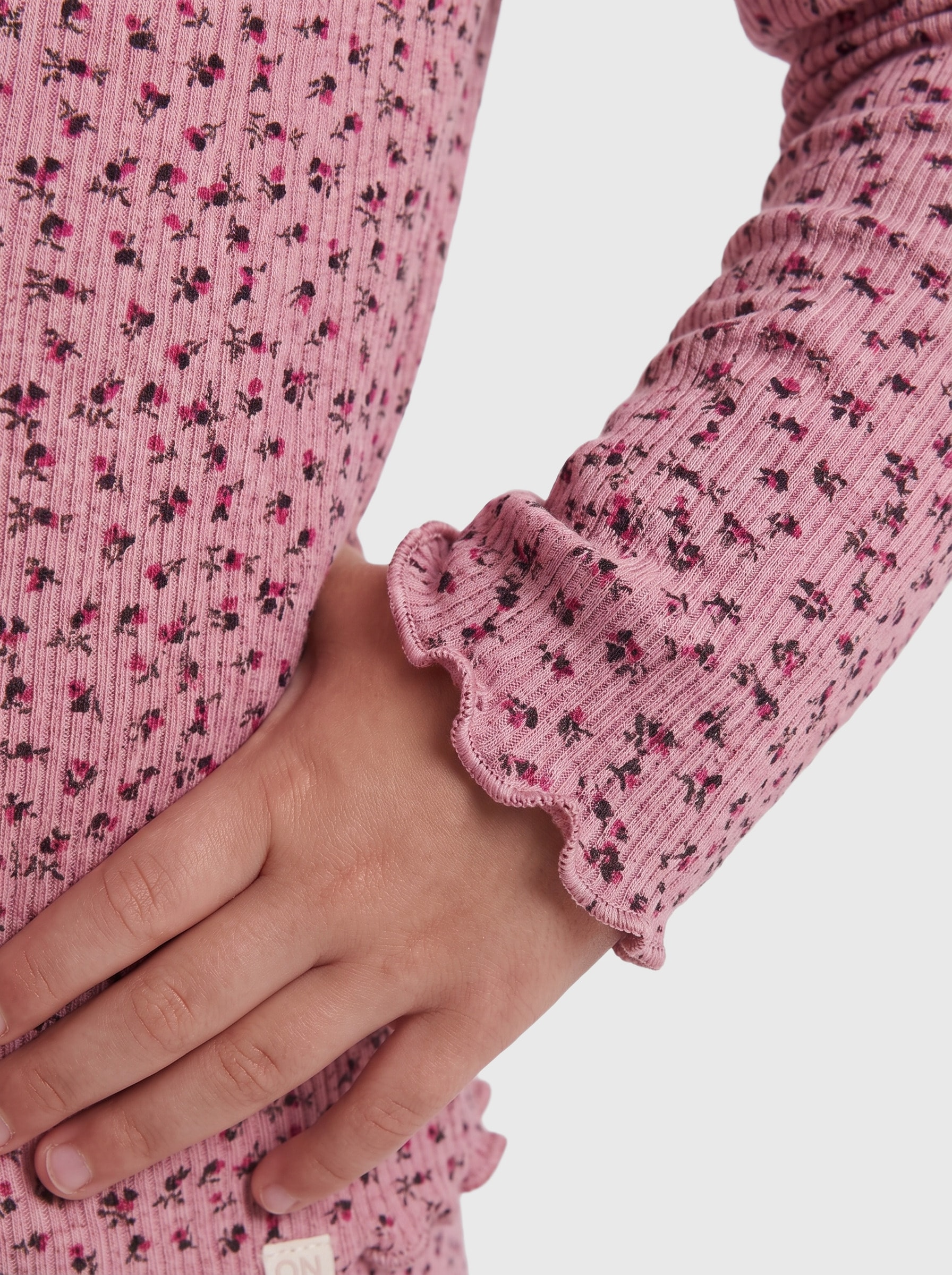 KIDS ONLY T-shirt à manches longues »KMGTRINNY AOP LS O-NCK TOP JRS NOOS« mélange de coton, ajusté