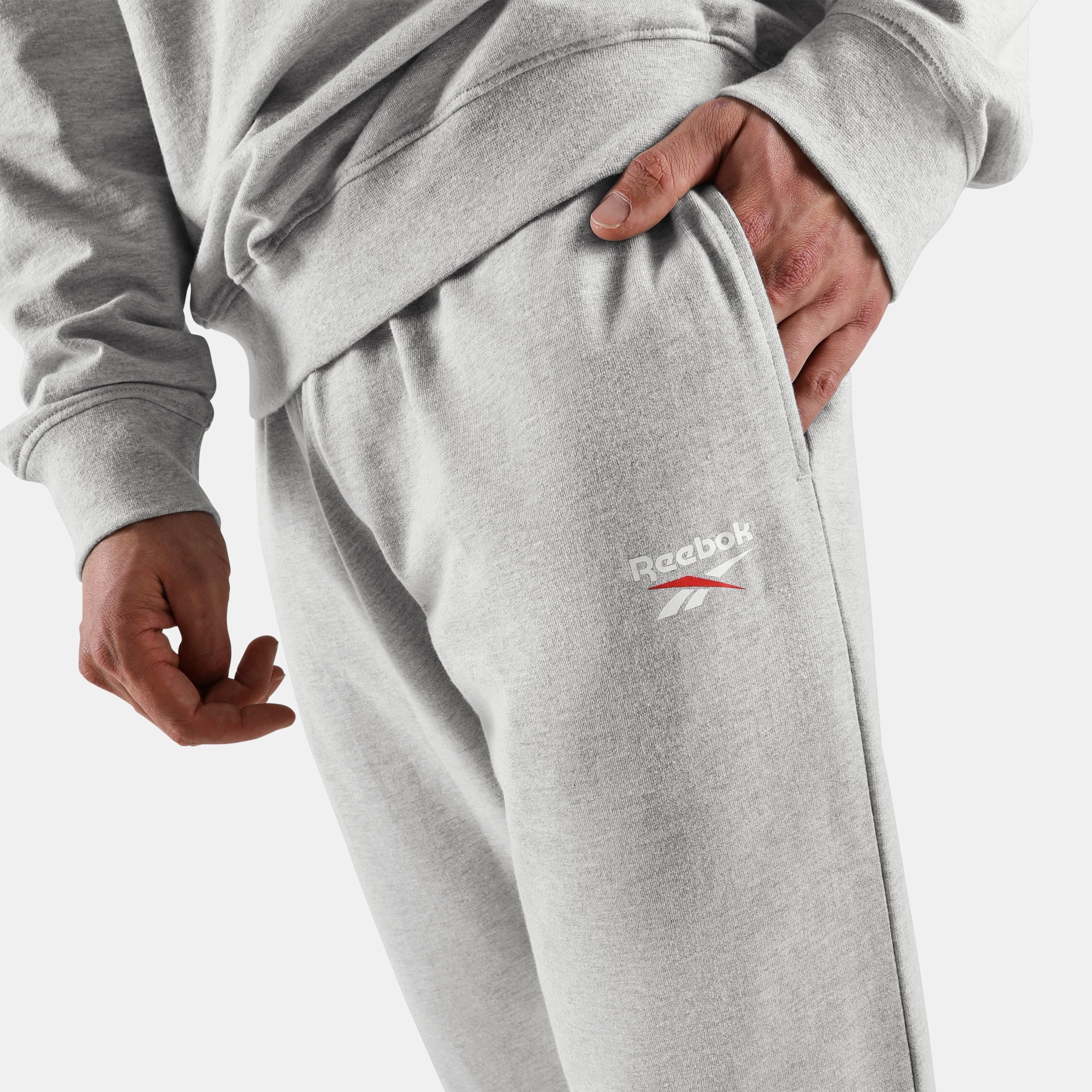Reebok Pantalon de jogging »ID SMALL LOGO FRENCH TERRY JOGGER PANTS«  adapté aux adultes, en coton, disponible en tailles S à XXL