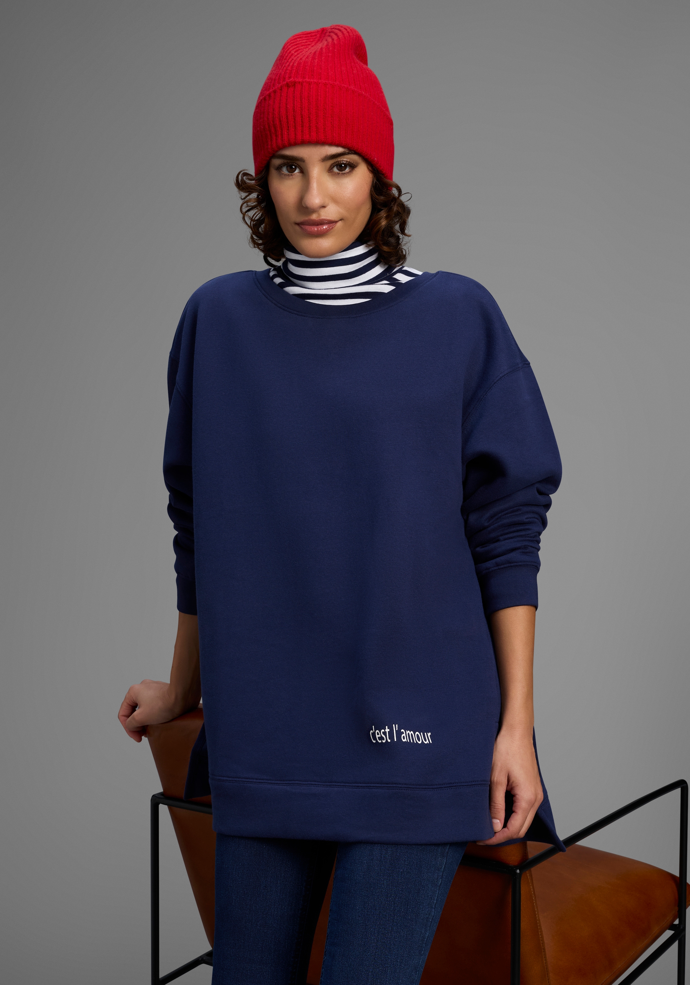Image of Laura Scott Longsweatshirt, Weiche Baumwollmischung mit Seitenschlitzen und Schriftprint