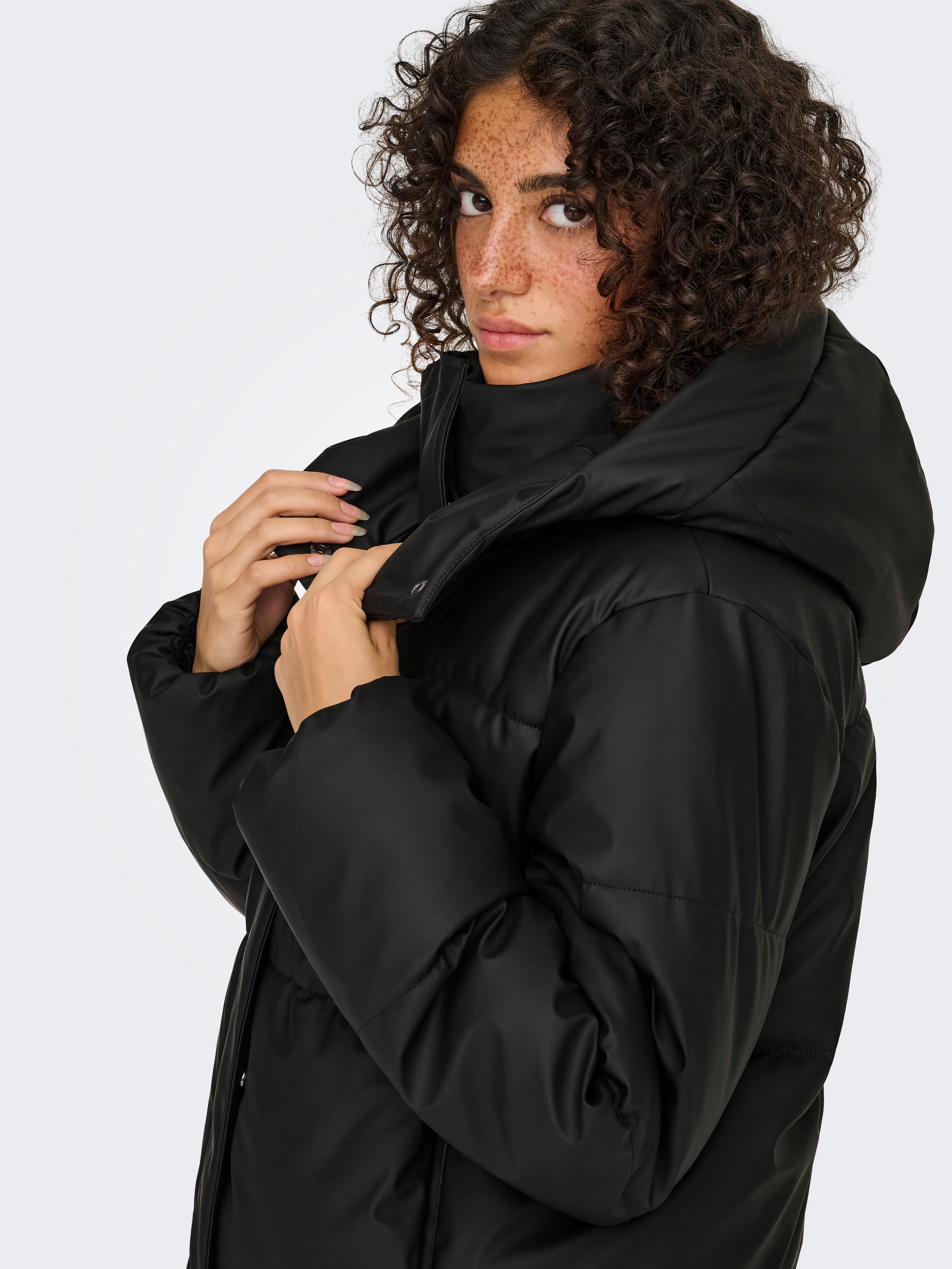 ONLY Steppjacke »ONLAGNES COATED PUFFER JACKET OTW« mit Kapuze