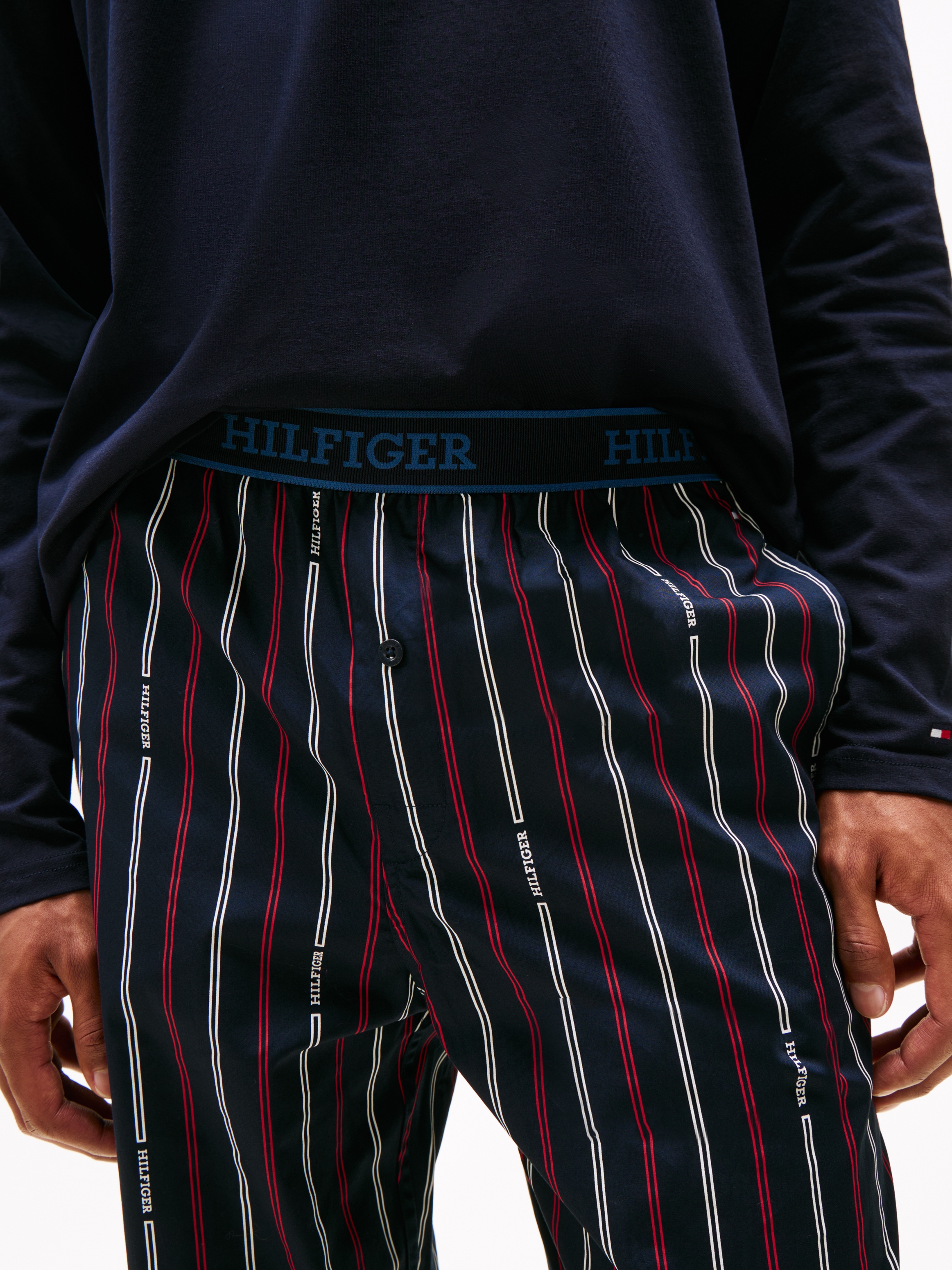 Tommy Hilfiger Underwear Schlafanzug »LS WOVEN PJ SET PRINT«, geknöpfter Hosenschlitz, Logomuster, Hose gestreift