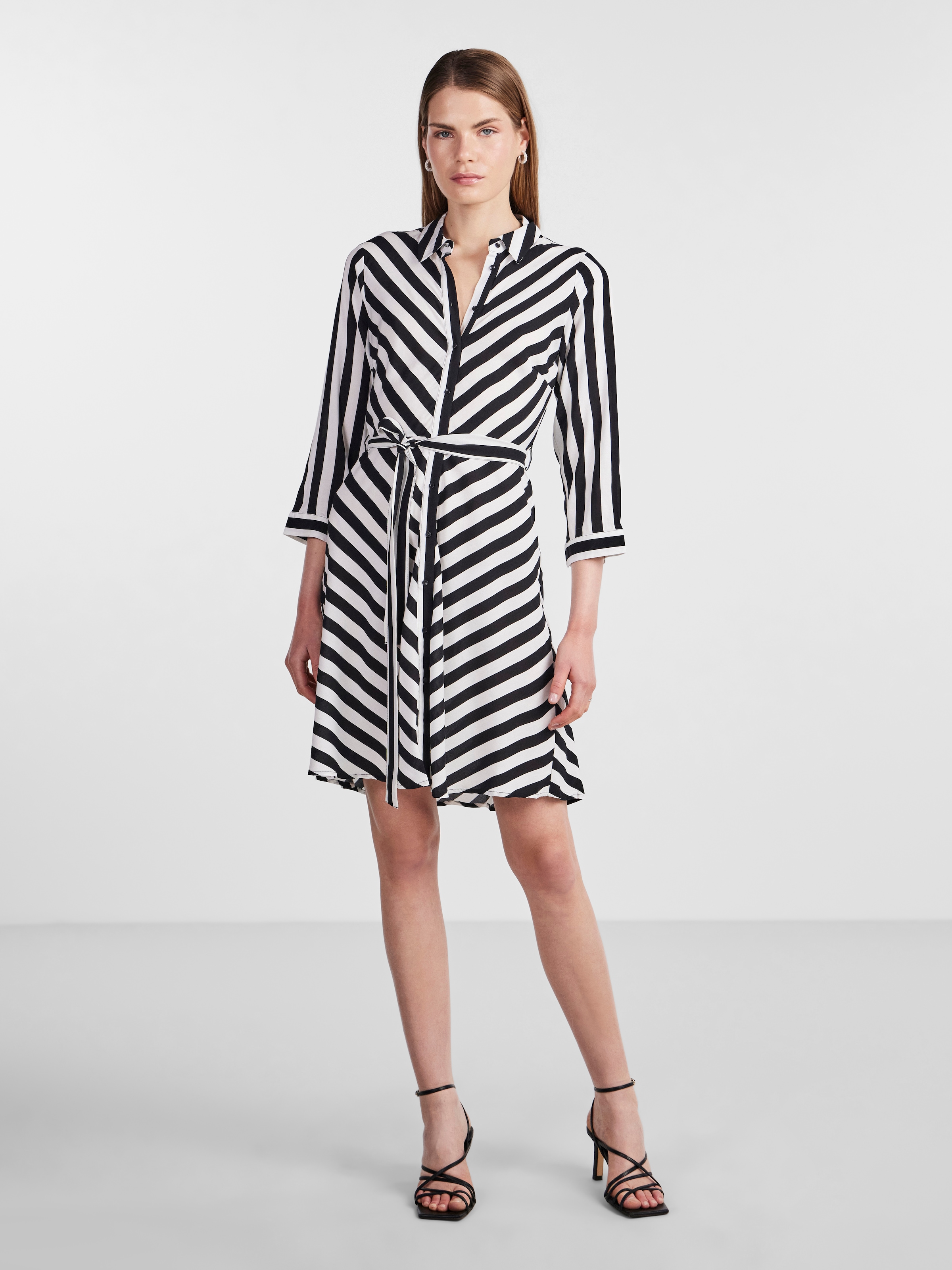 Y.A.S Robe chemisier »YASSAVANNA 3/4 SHORT SHIRT DRESS S. NOOS« Sommerkleid,